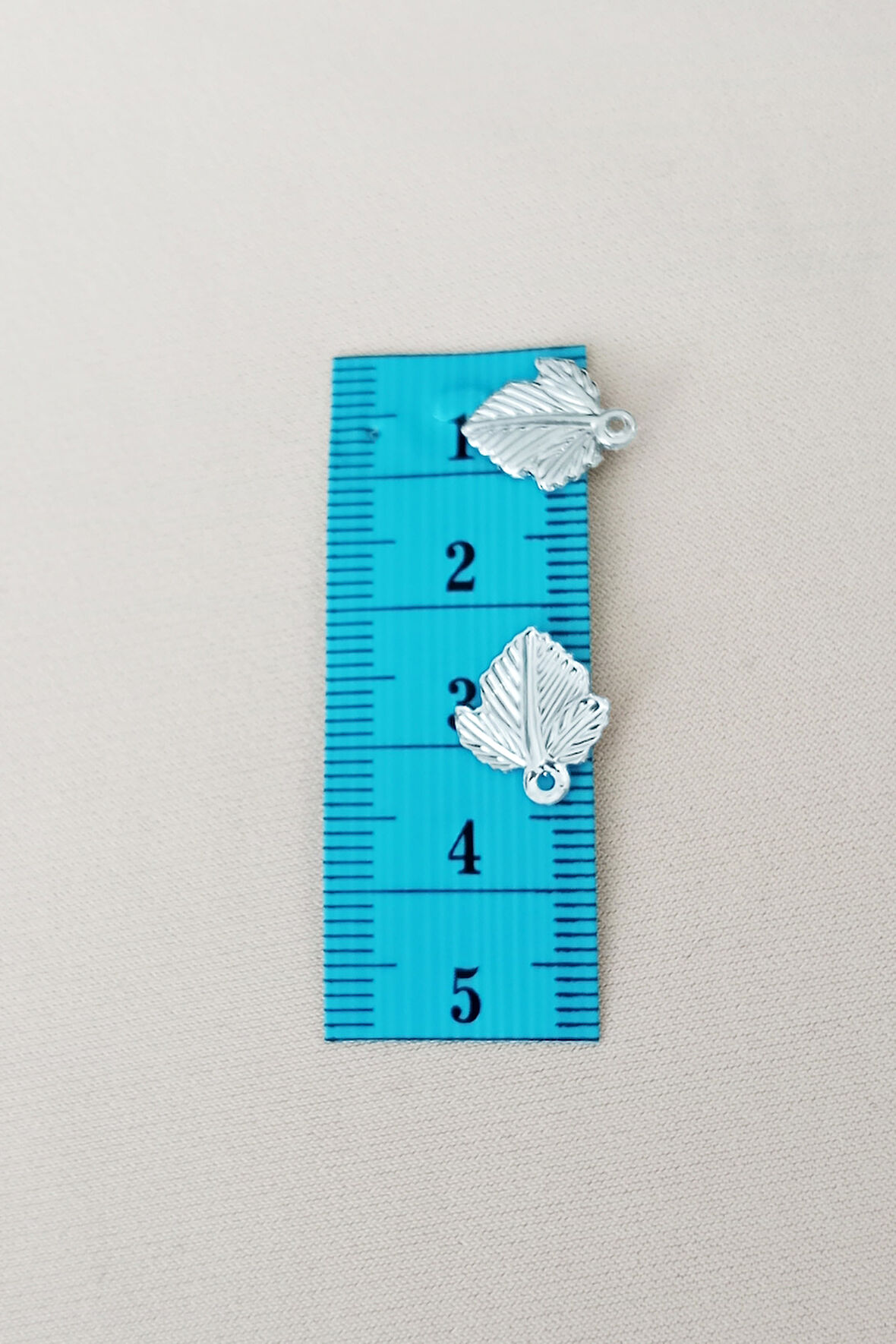 Oya Abiye Bileklik Kolye Pleksi Metalik Plastik Pul Gümüş Renk 8 gram 130 adet - BNC507