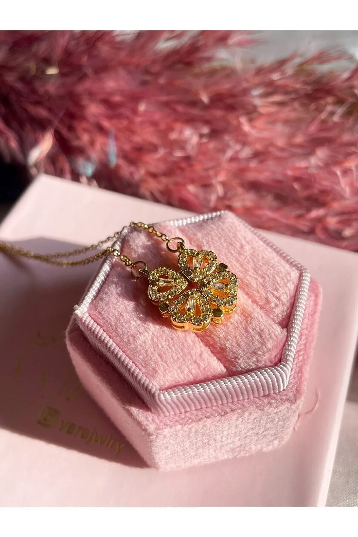 Vera Jewellery Çelik Gold Aşk Yonca Kolye