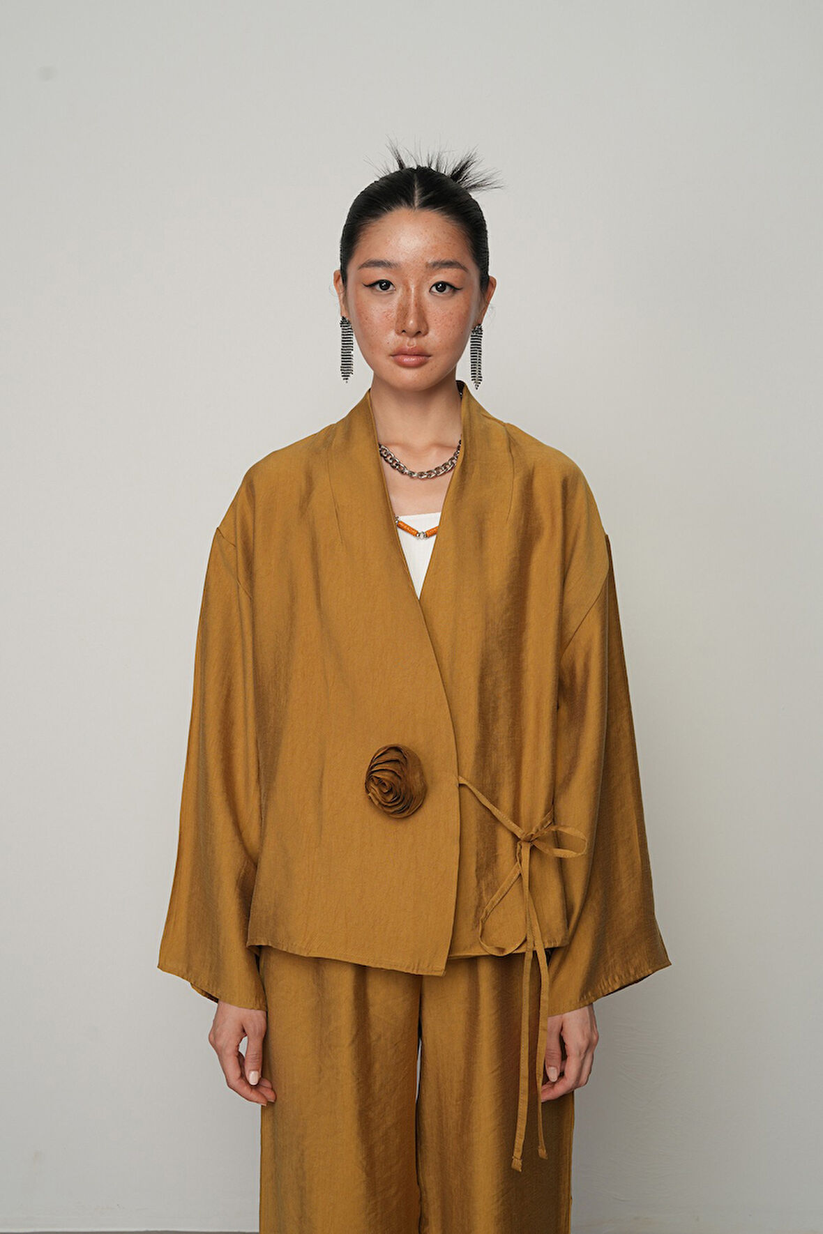 Kadın Gül Detaylı Yandan Bağlamalı Düz Renk Kimono-Ceket