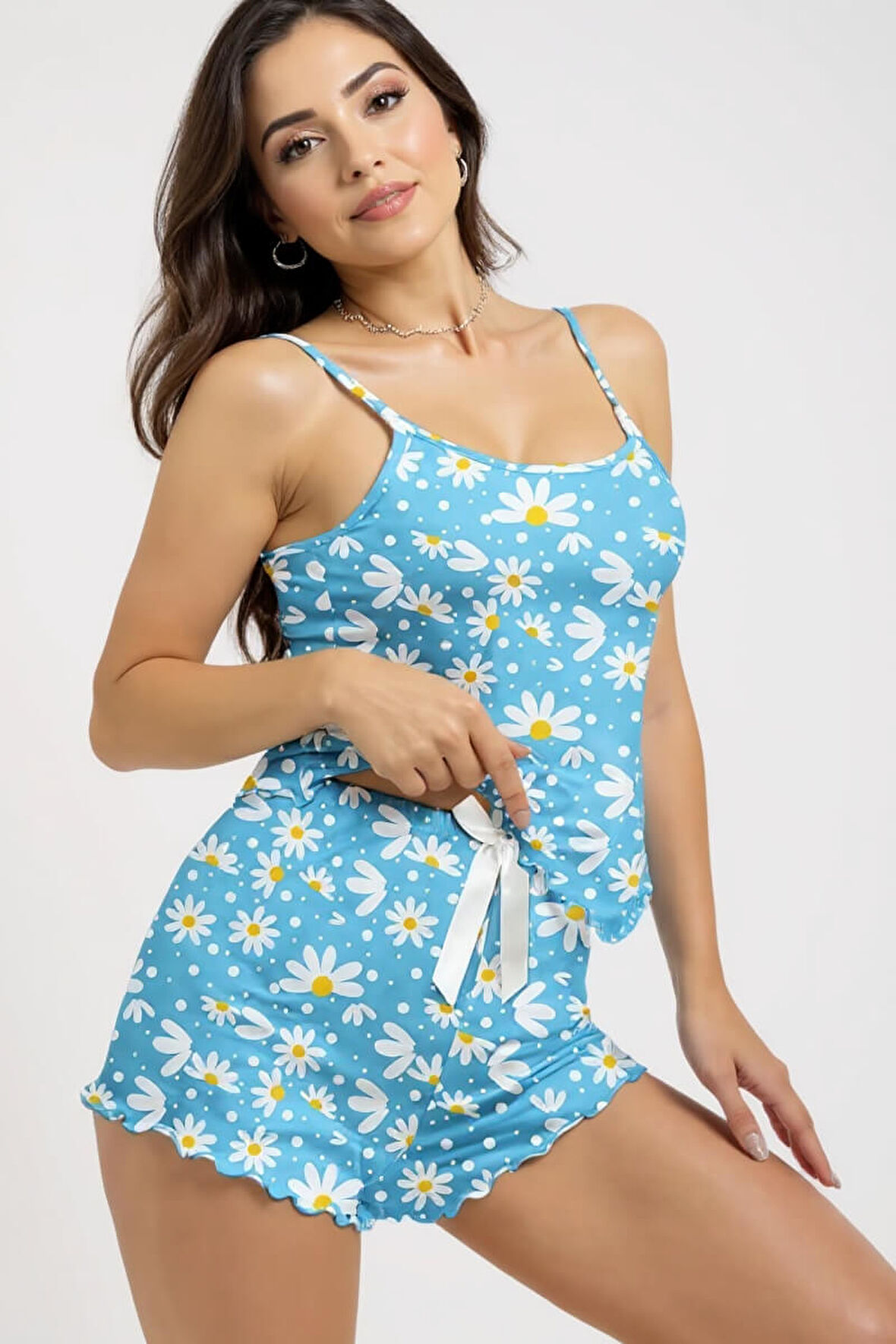 Papatya Baskılı Mavi Askılı Şortlu Pijama Takımı