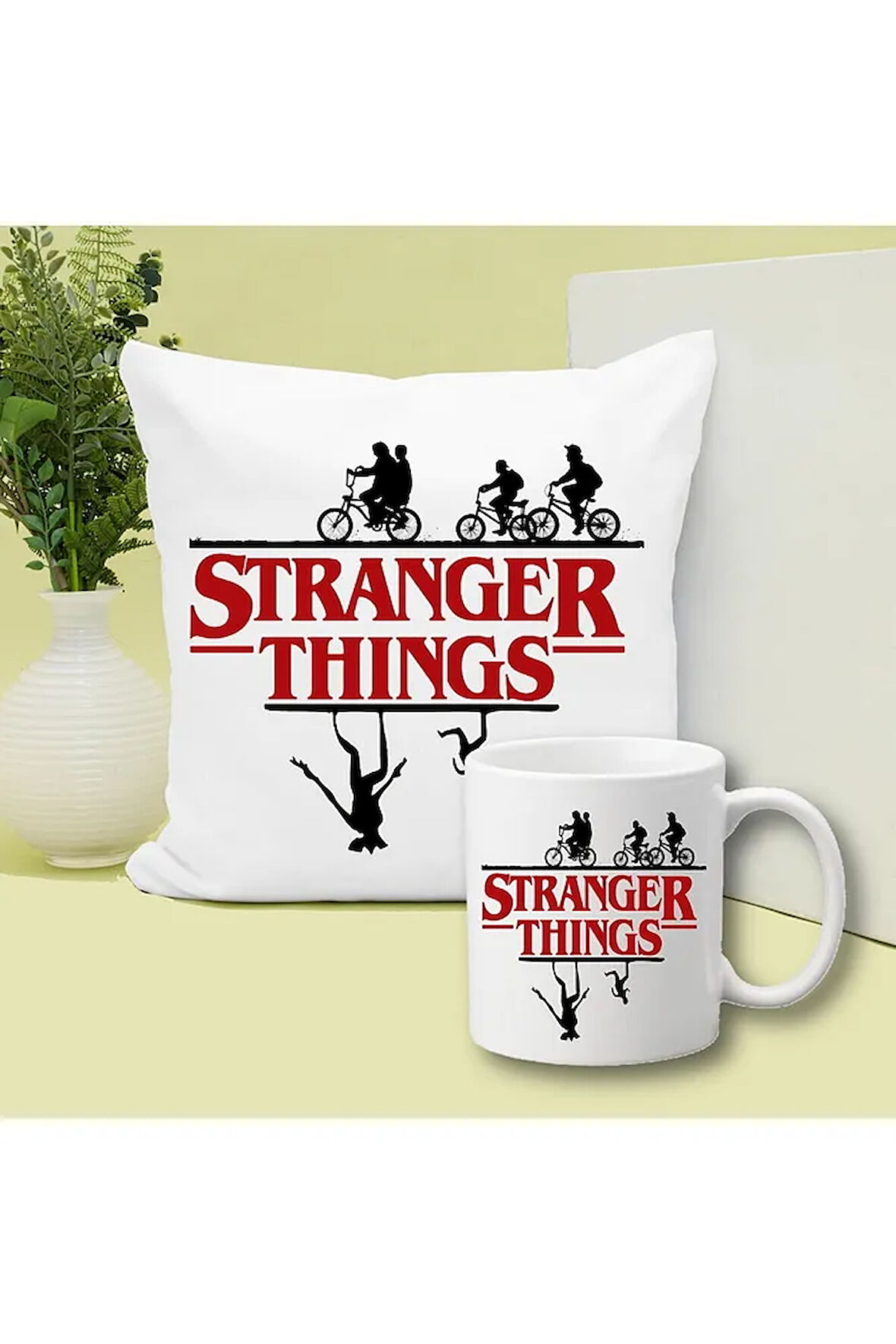 Stranger Things Baskılı Kupa ve Yastık Hediyelik Set Arkadaşa Hediye