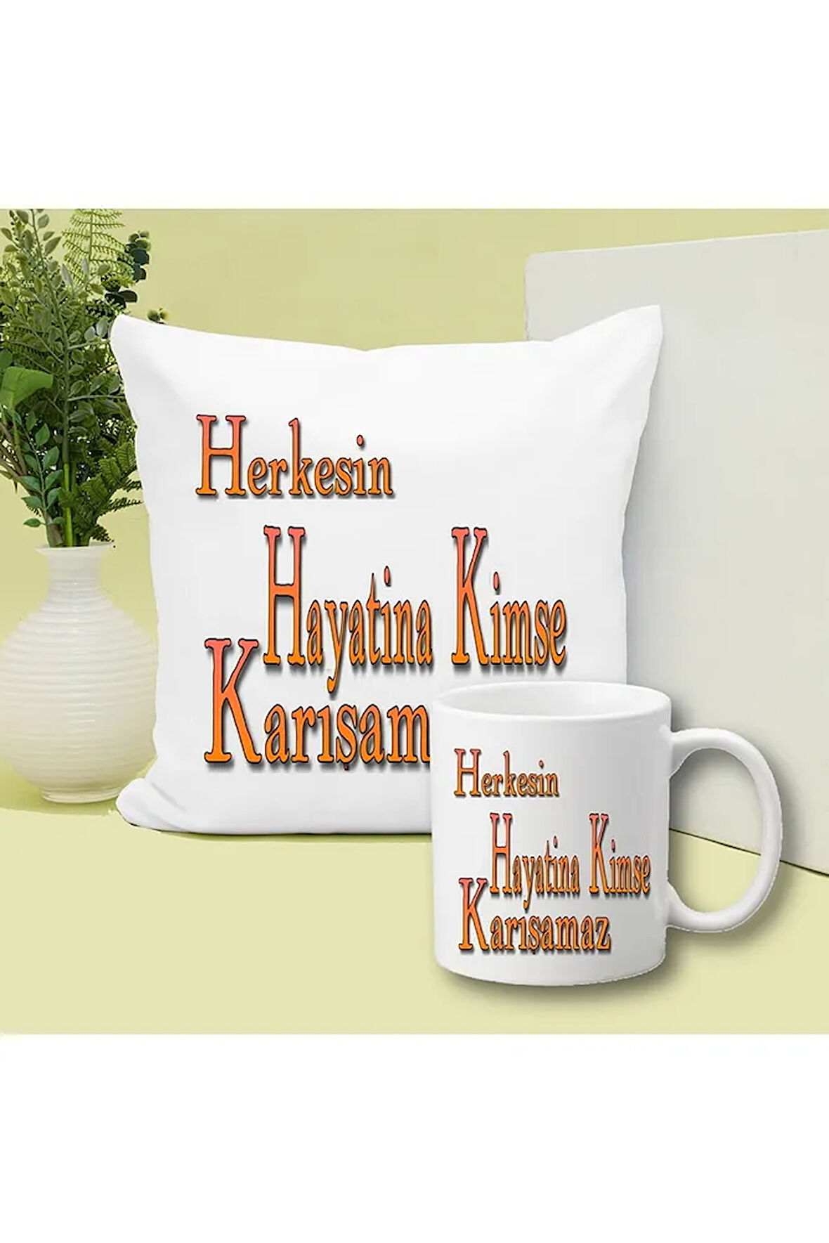 Herkesin Hayatına Kimse Baskılı Kupa ve Yastık Hediyelik Set Arkadaşa Hediye