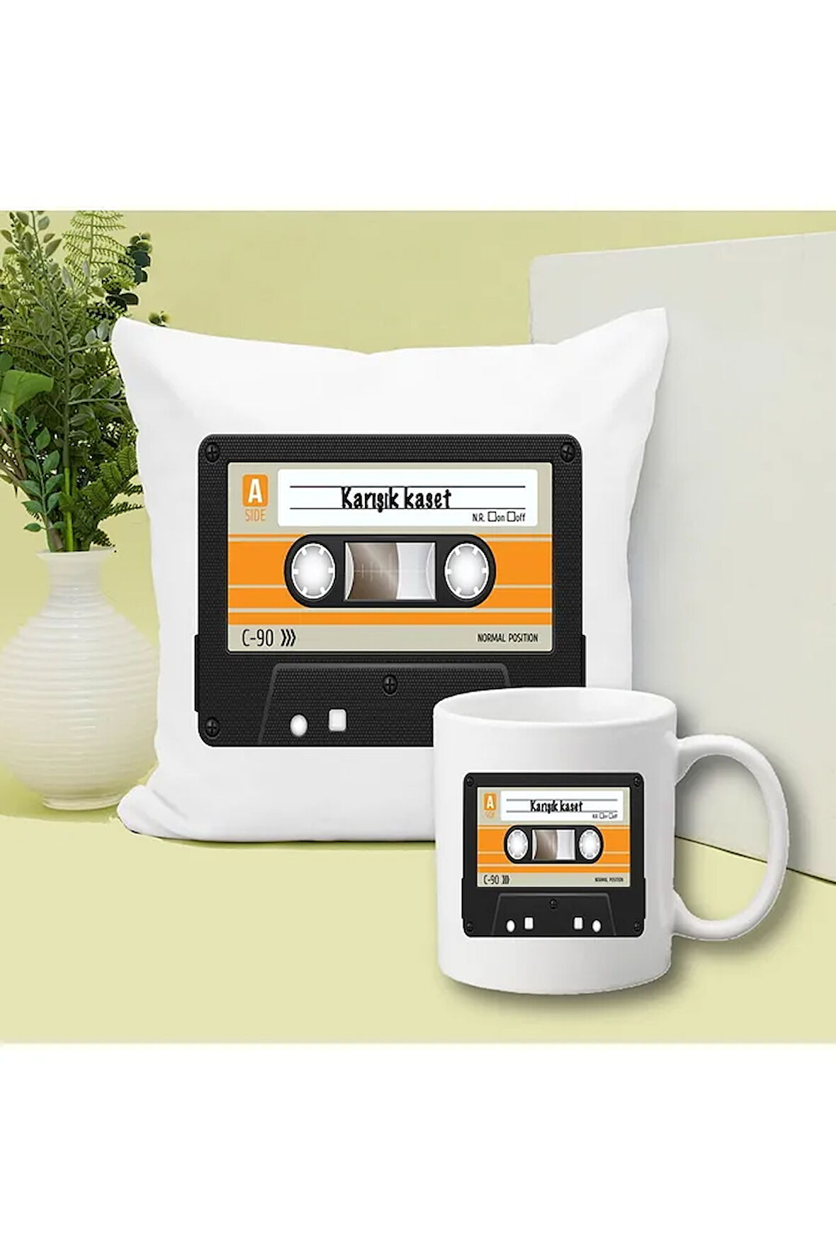 Karışık Kaset Baskılı Kupa ve Yastık Hediyelik Set Arkadaşa Hediye