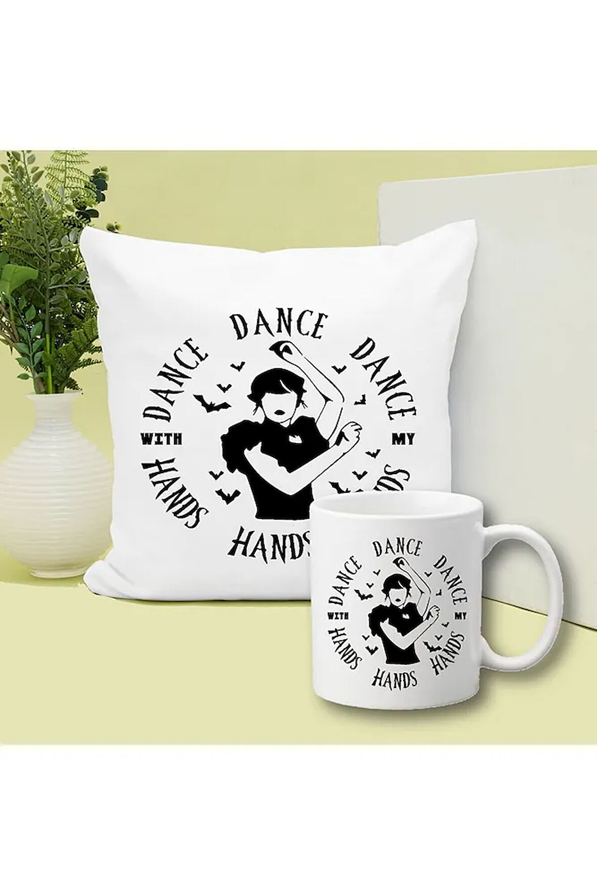 Wednesday Addams Baskılı Kupa ve Yastık Hediyelik Set Arkadaşa Hediye