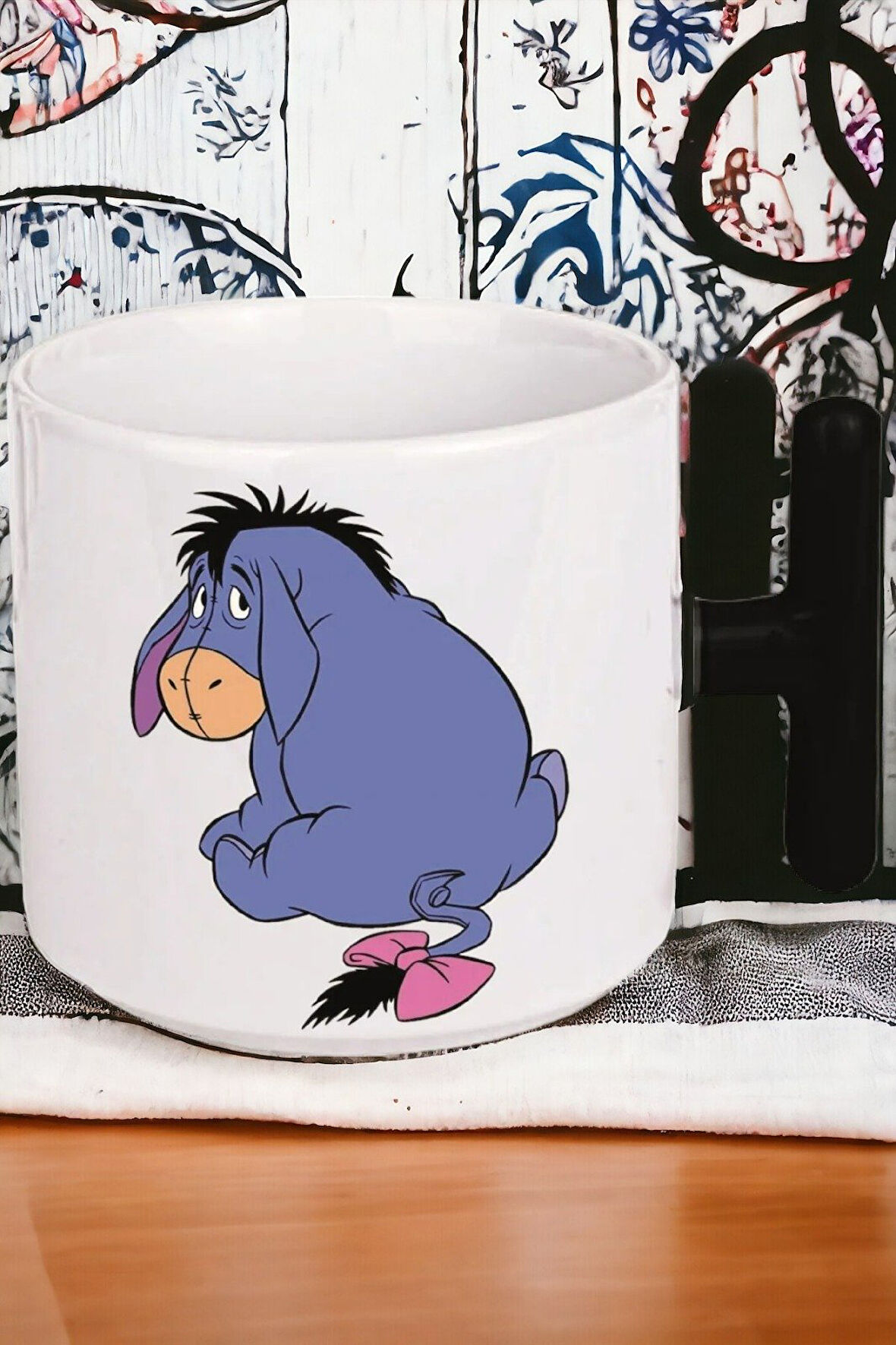 Hediyemi Winnie the Pooh İyor Emoji ve Kalp Kulplu Özel Süblimasyon Baskılı Porselen Kupa Bardak