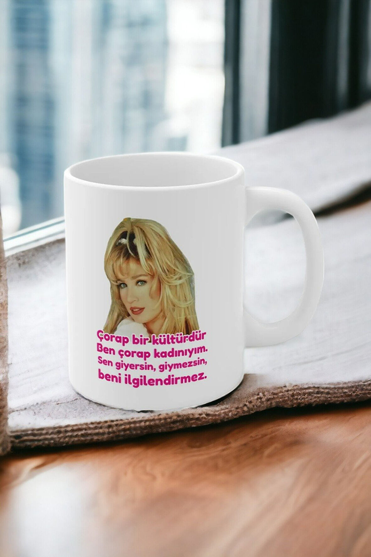 Hediyemi Ben Çorap Kadınıyım Baskılı Premium Porselen kupa Bardak