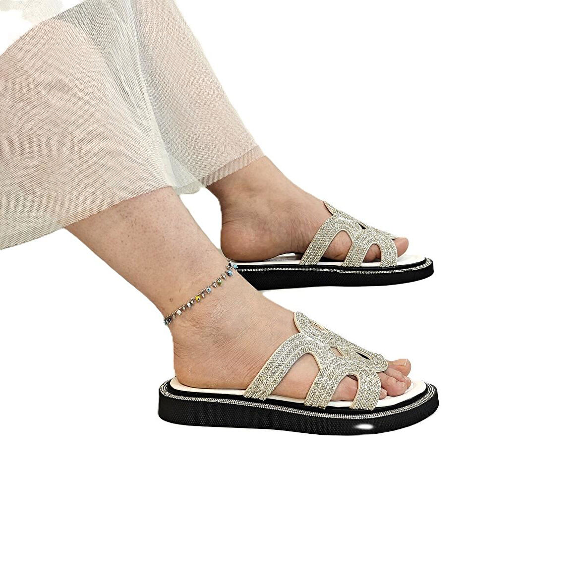 Pierre Cardin 7505 Beyaz Taşlı Kadın Terlik