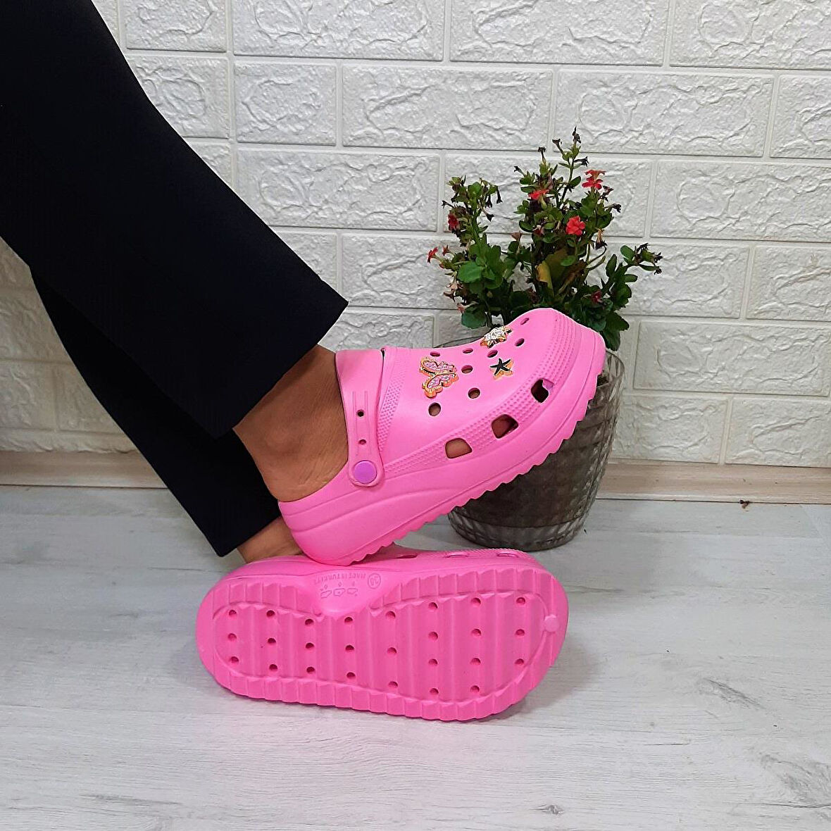 Sonimix 12901 Pembe Taşlı Kalın Tabanlı Kadın  Terlik