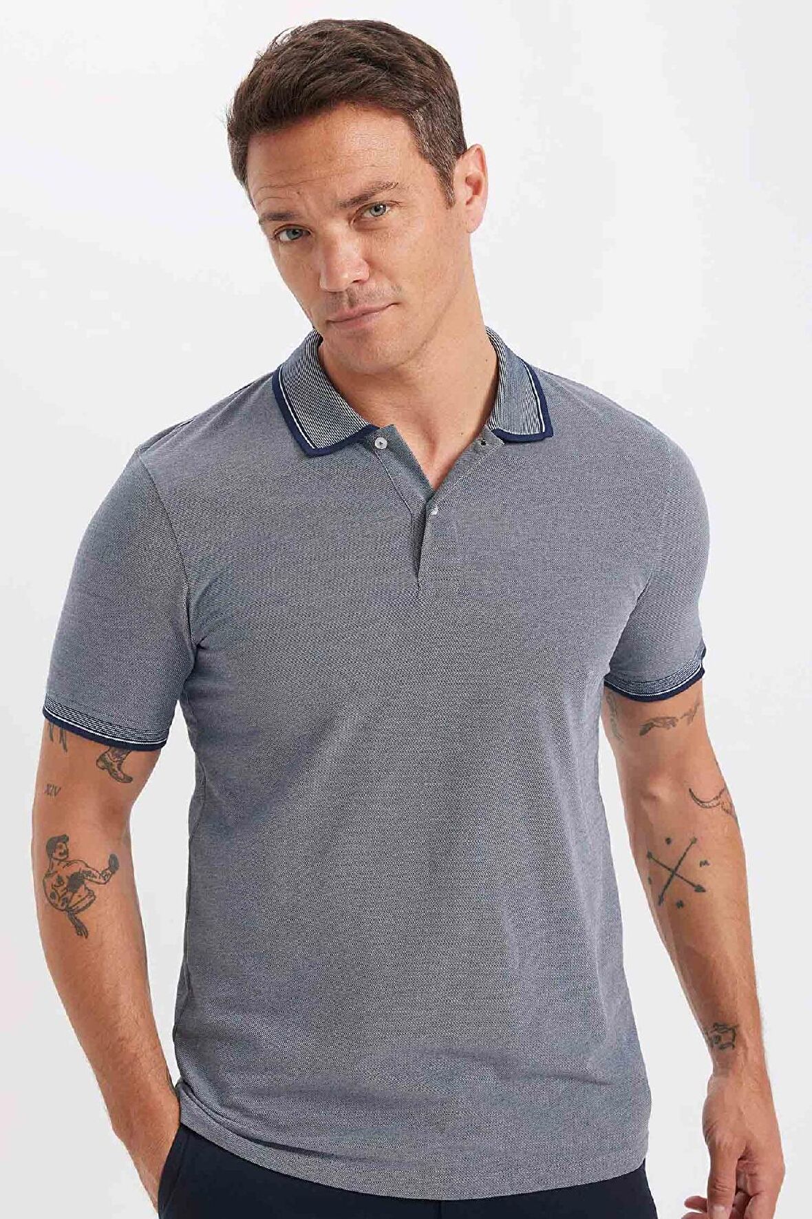 DeFacto Slim Fit Dar Kesim Kısa Kollu Pamuklu Polo Tişört D0033AXNSNV241