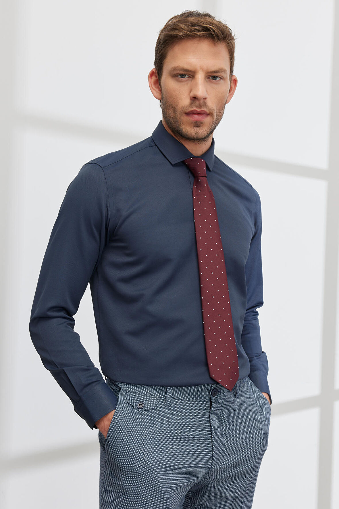 Erkek Lacivert Slim Fit Dar Kesim Italyan Yaka Armürlü Gömlek