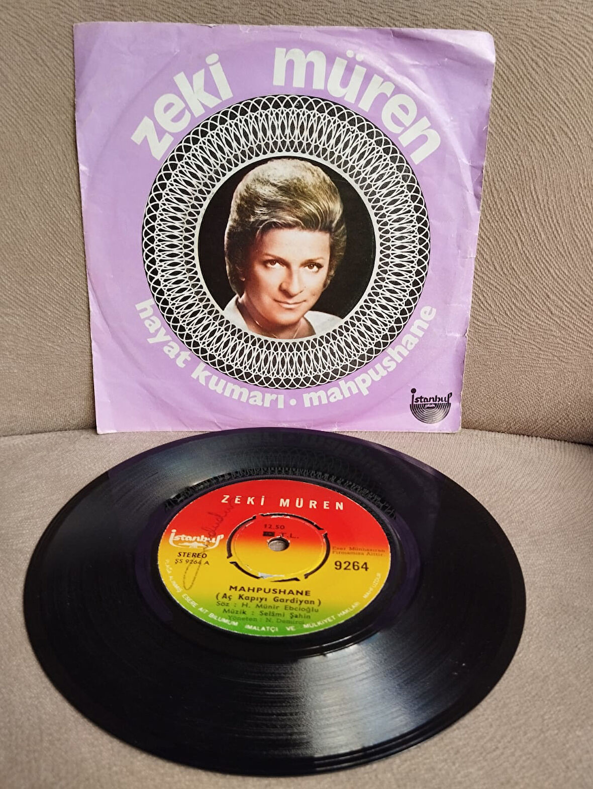 Zeki Müren ‎– Mahpushane / Hayat Kumarı -   Türkiye Basım  45 lik Plak