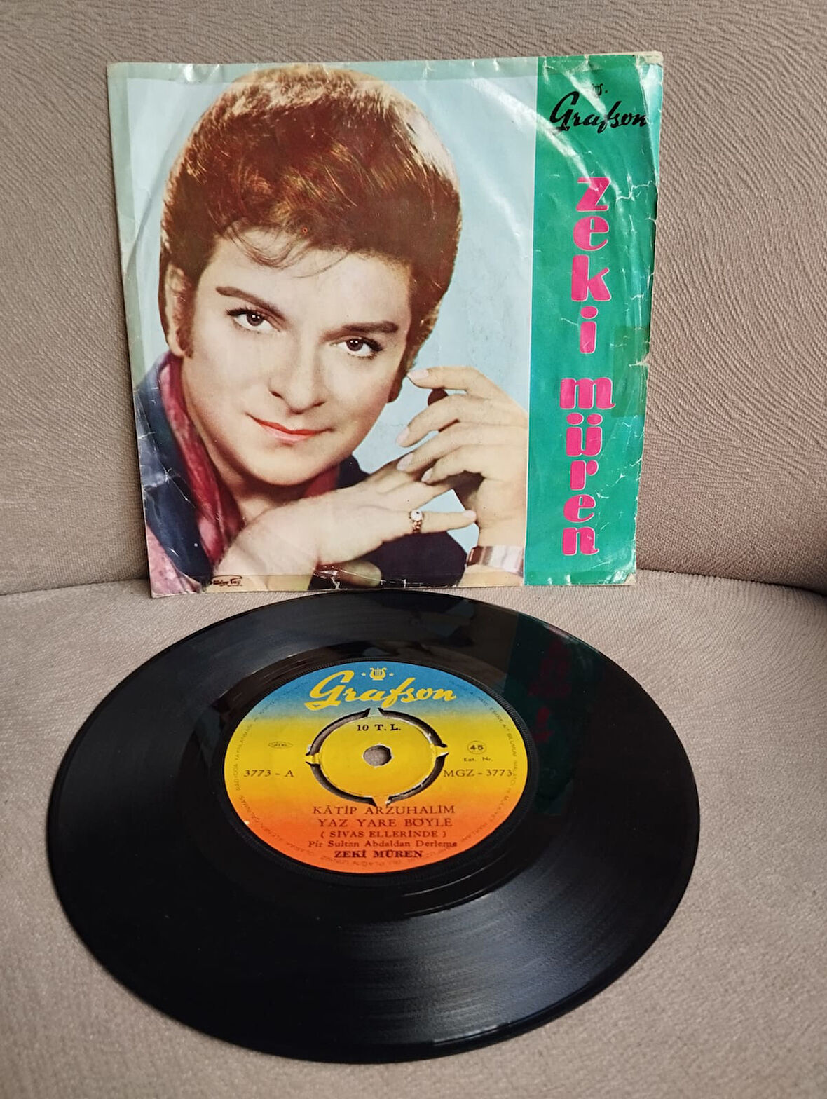 Zeki Müren – Katip Arzuhalim Yaz Yare Böyle / Hey Gidi Koca Dünya - Türkiye Basım  45 lik Plak
