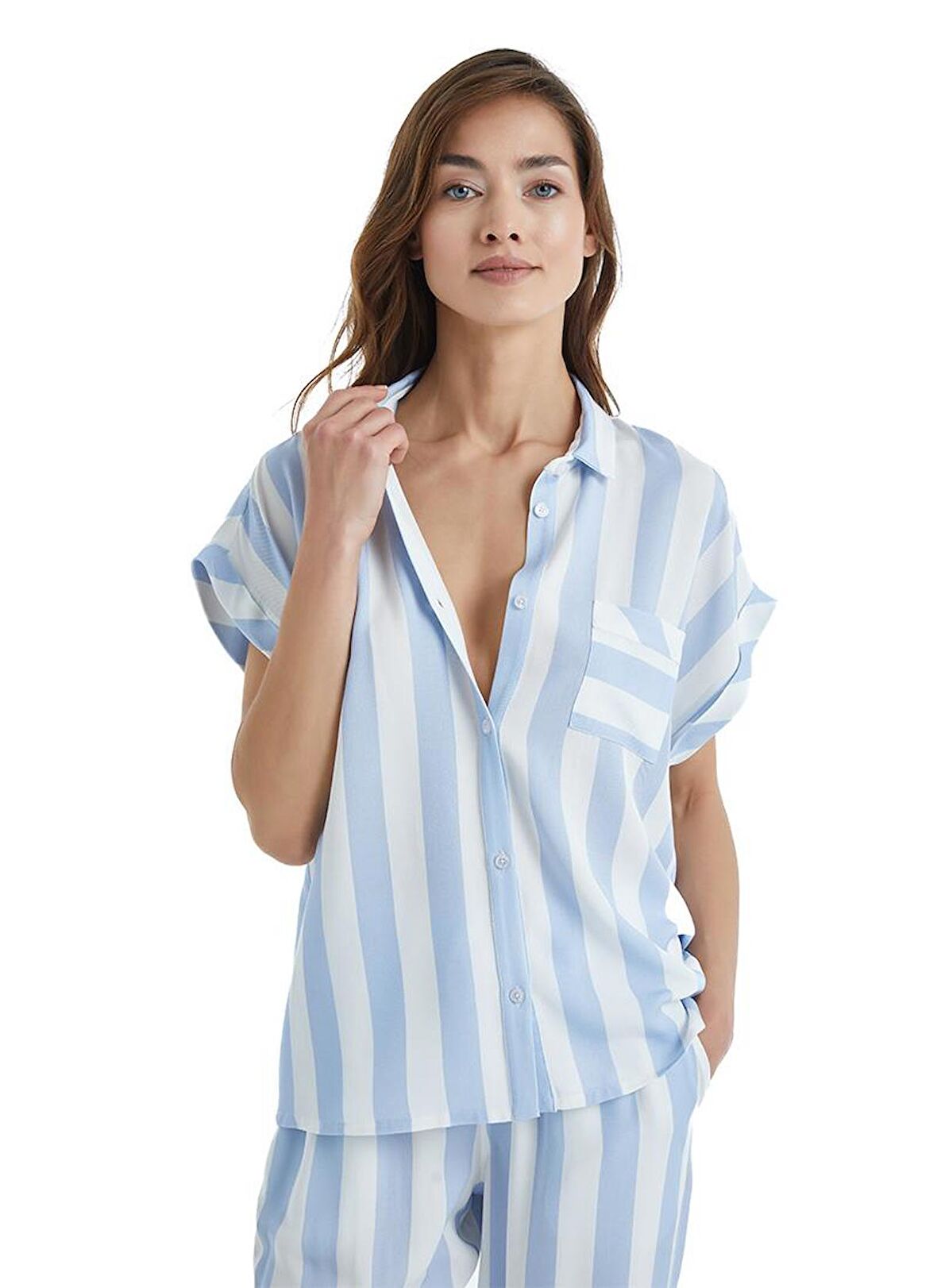 Kadın Önden Düğmeli Kısa Kol Mavi Çizgili Pijama Takımı C2T5N3O15-