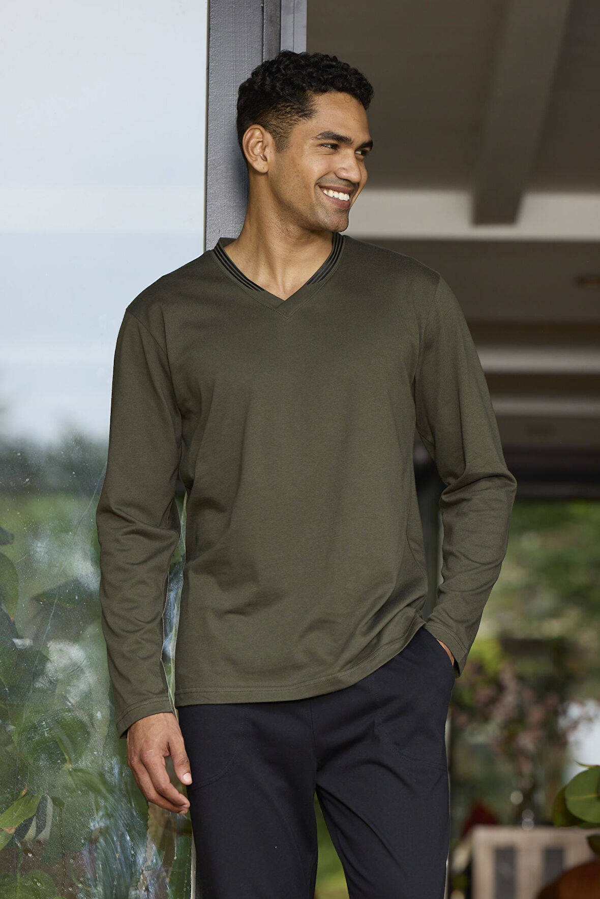 Erkek Uzun Kol V Yaka Oliv Pijama Takımı C9T2N0O6