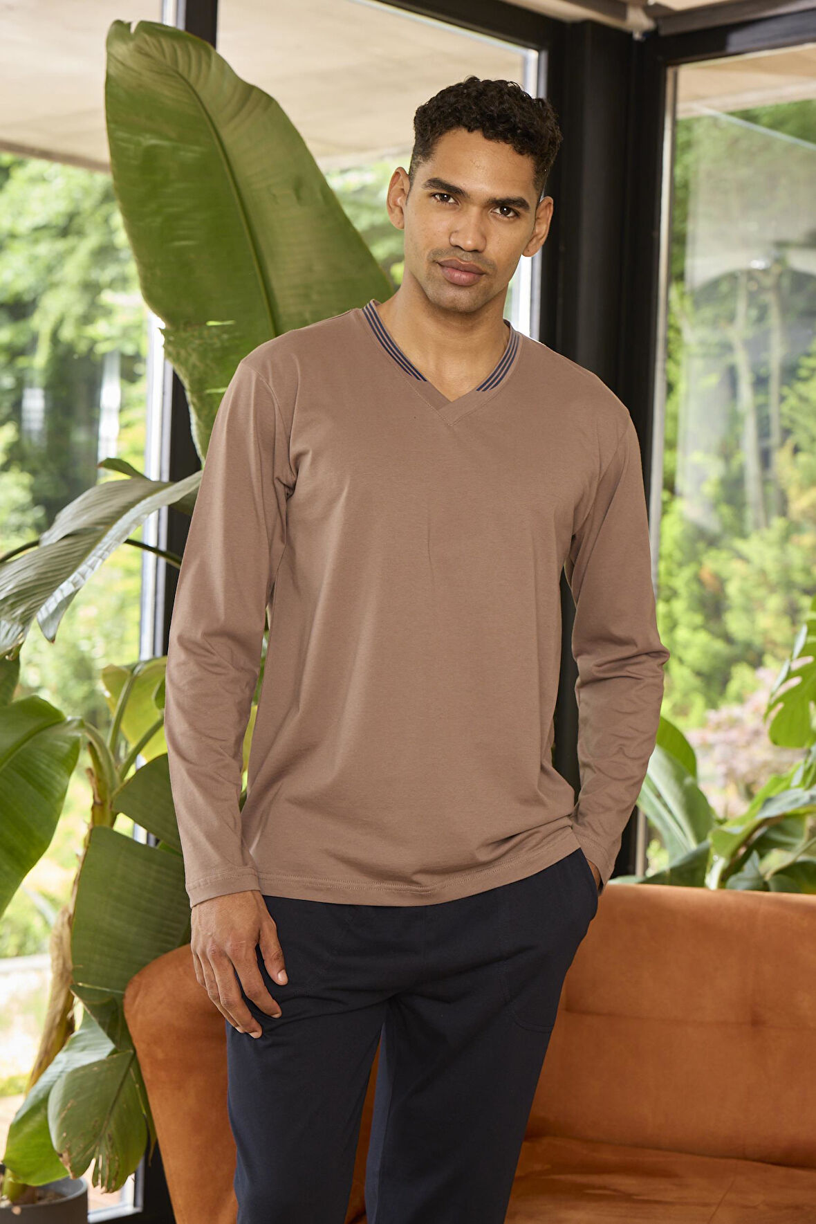 Erkek Uzun Kol V Yaka Kahve Pijama Takımı C3T4N2O9