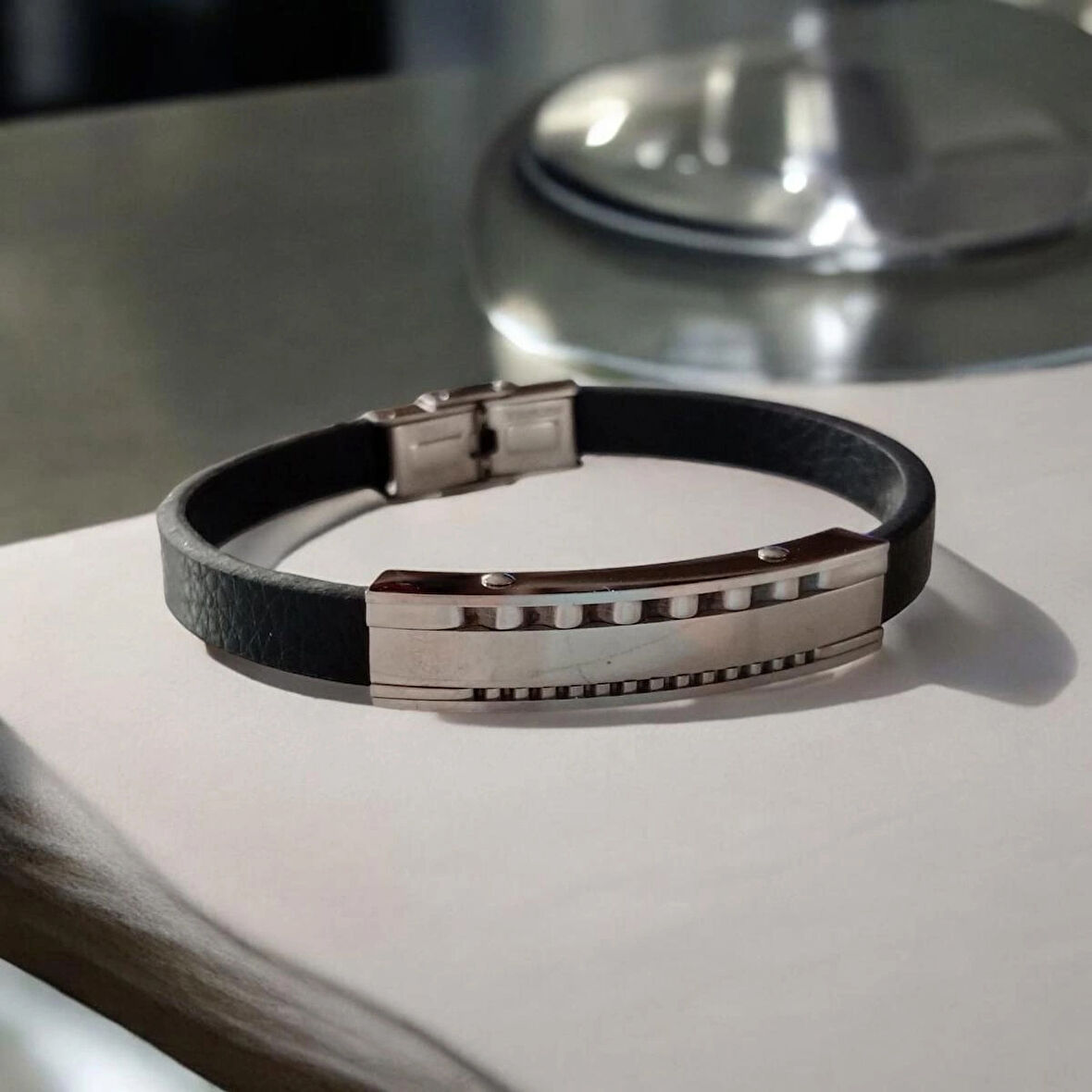 %100 Deri Çoklu Kayış Çelik Aparatlı Ve Hematit Taşlı Siyah Krom Mıknatıs Kapama Bileklik