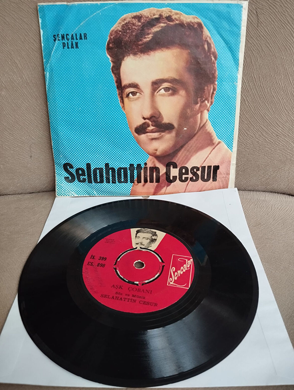 Selahattin Cesur ‎– Aşk Çobanı / Gitme  - Türkiye Basım  45 lik Plak