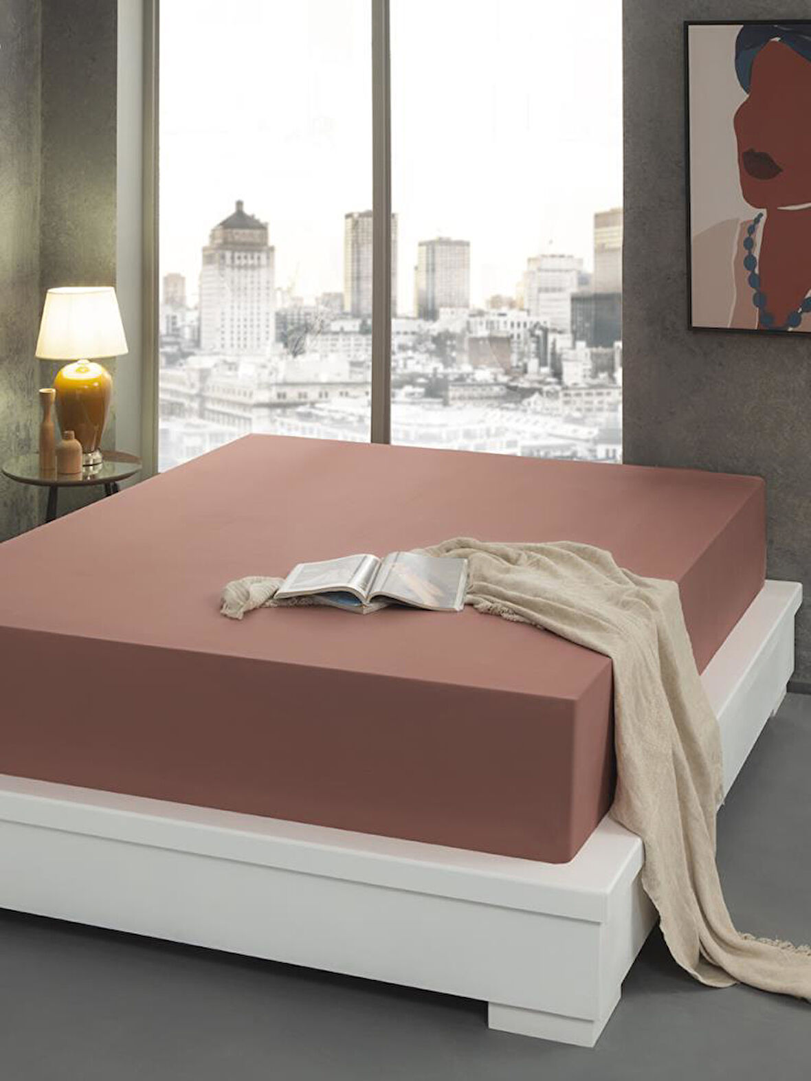 Geniş Yataklara Uygun Saten Çarşaf – Kaygan Dokulu, Modern Şıklık