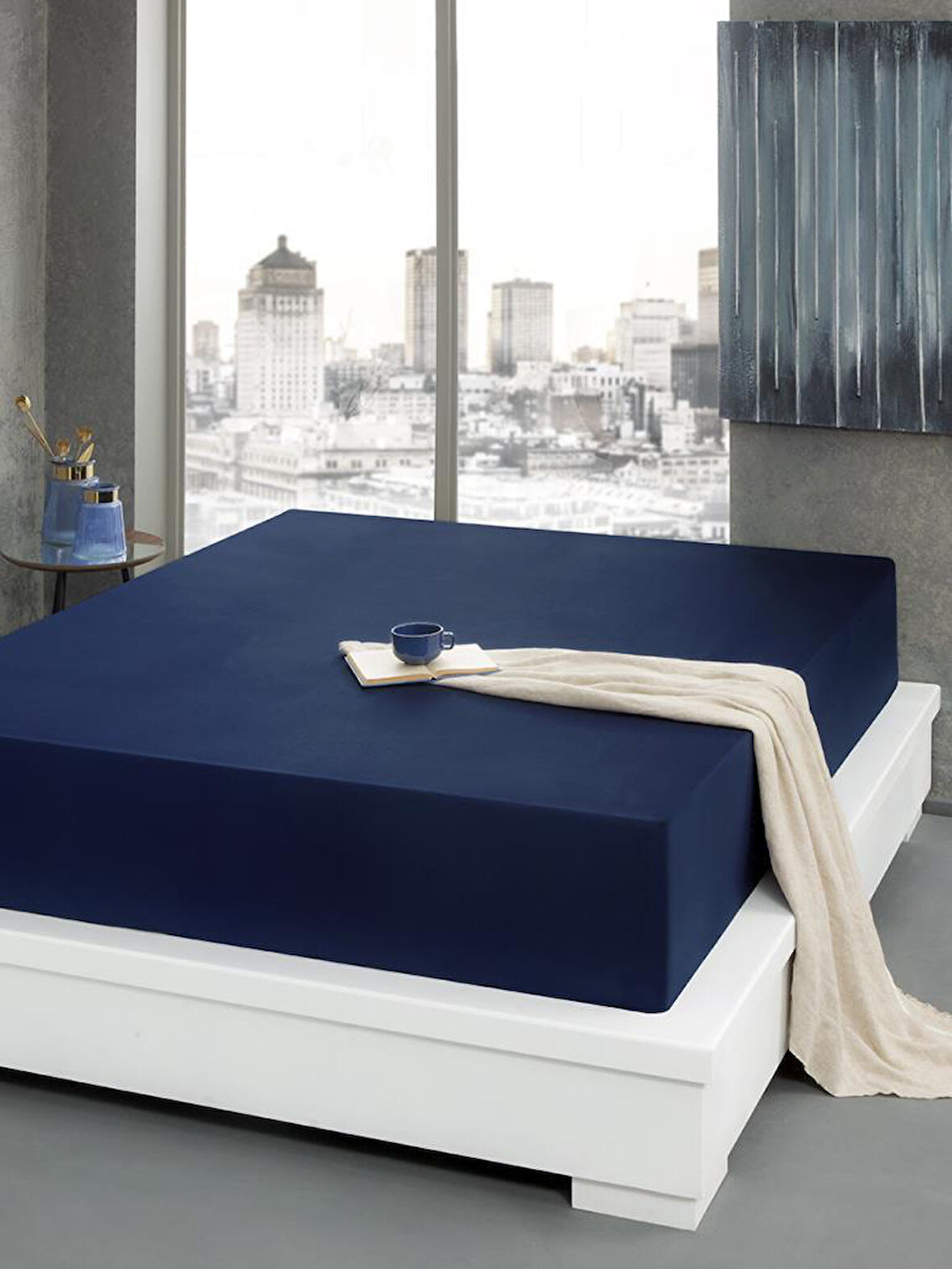 Geniş Yataklara Uygun Saten Çarşaf – Kaygan Dokulu, Modern Şıklık