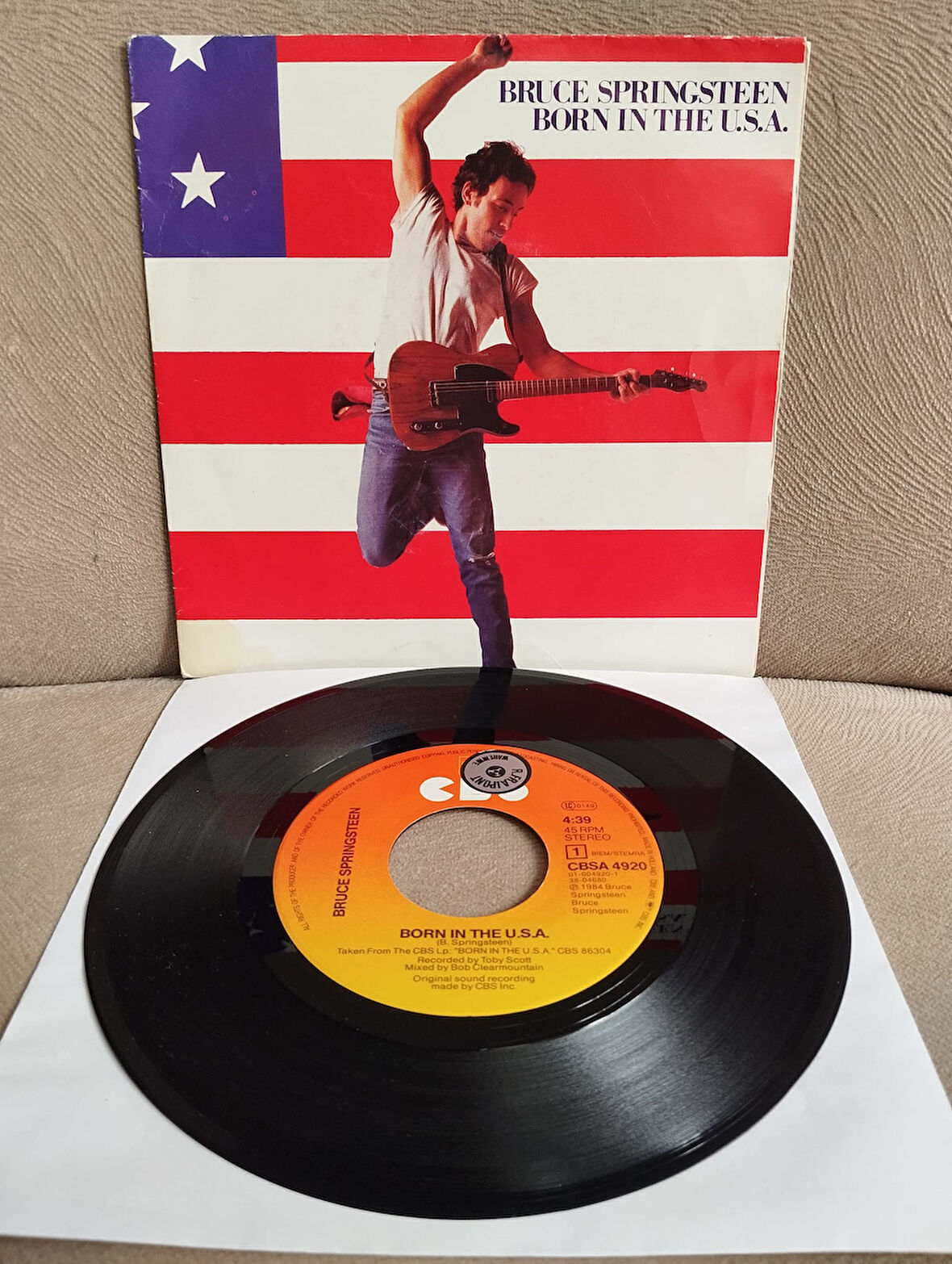 Bruce Springsteen – Born In The U.S.A. -  1984 Hollanda Basım 45 lik Plak