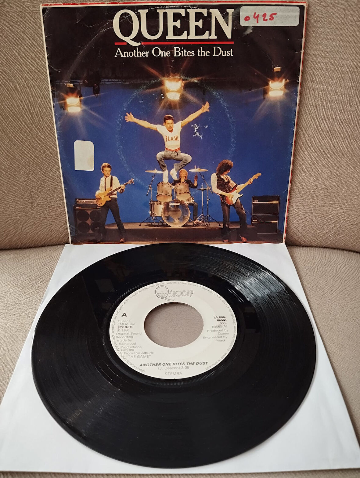 Queen – Another One Bites The Dust  - 1980 Hollanda  Basım 45lik Plak