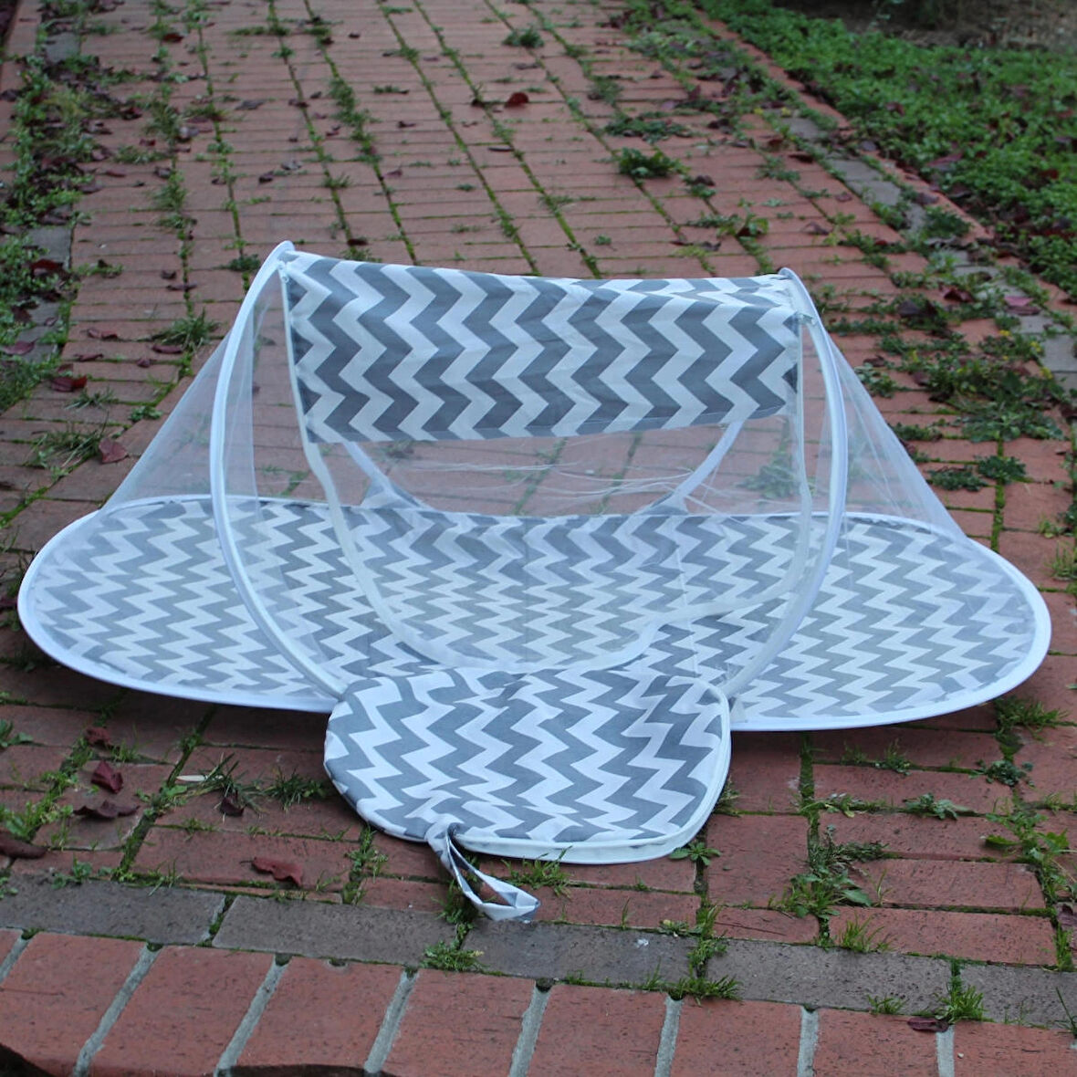 Çantalı Katlanabilir Bebek Cibinlik Gölgelik Çadırı 60X120 cm  Gri Zigzag Desenli Sinek ve Haşere Koruma