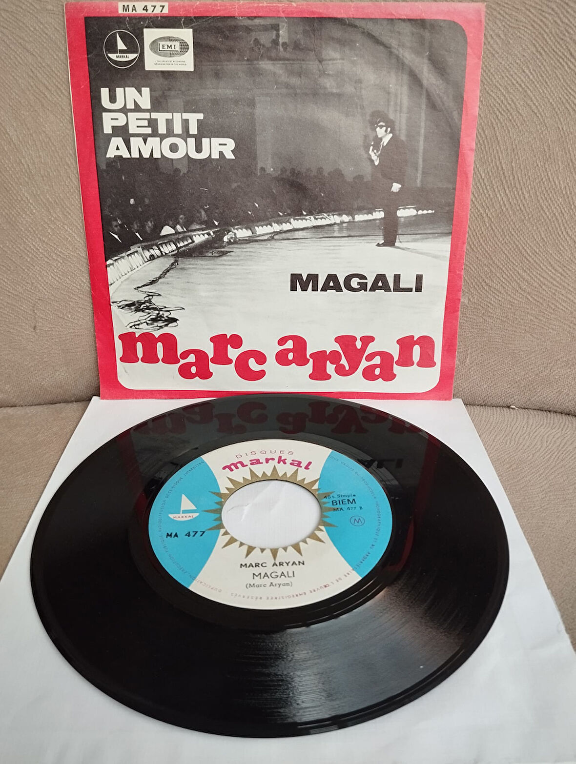 Marc Aryan – Un Petit Amour / Magali -  Fransa Basım 45 lik Plak