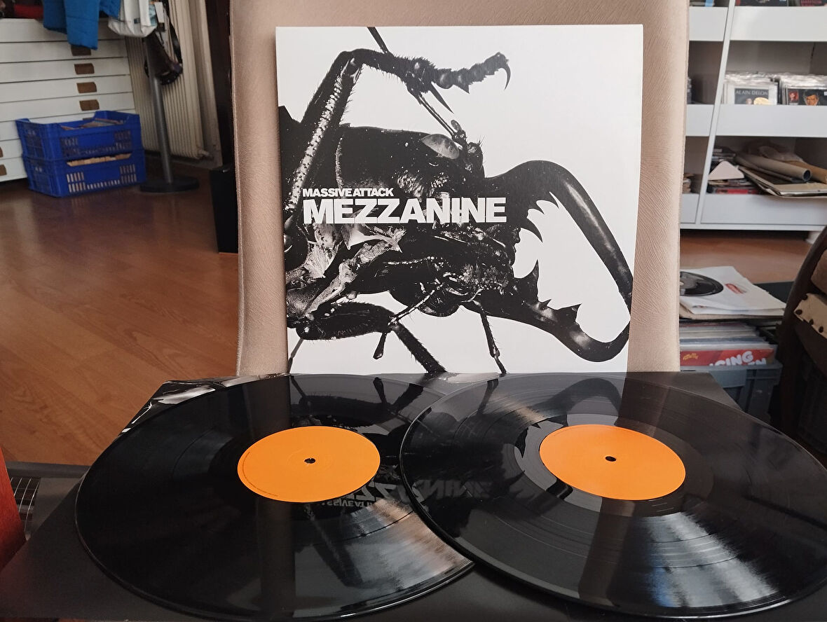 Massive Attack – Mezzanine  - 2013  Avrupa Basım Double LP Plak