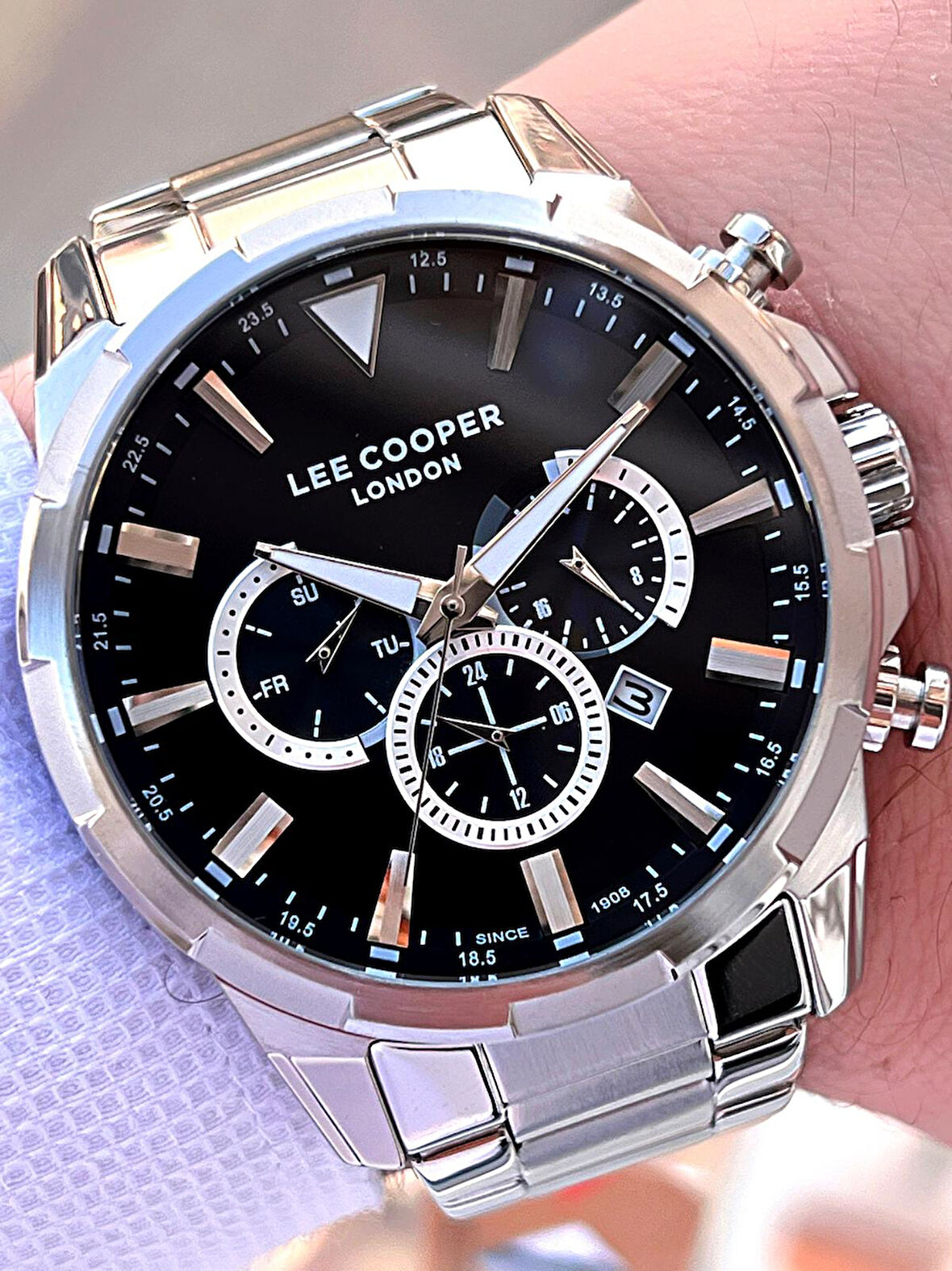 Lee Cooper Çelik Kordon Kadran Özellikleri Aktif 50 Mt Suya Dayanıklı Erkek Kol Saati FBLC.07385