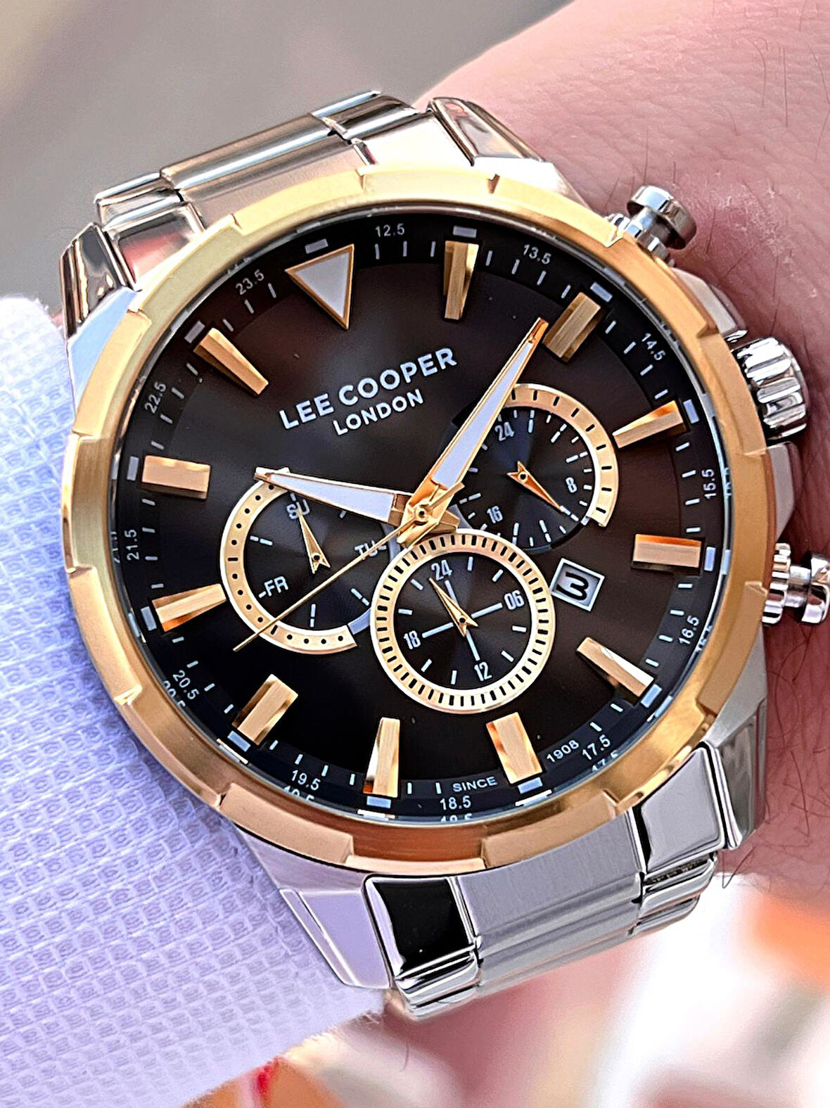 Lee Cooper Çelik Kordon Kadran Özellikleri Aktif 50 Mt Suya Dayanıklı Erkek Kol Saati FBLC.07385.260