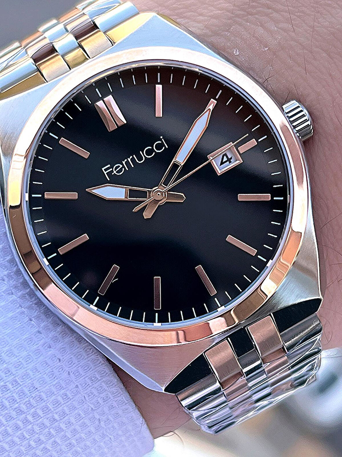 Ferrucci Çelik Kordon Takvimli Kadran 30 Mt Suya Dayanıklı Erkek Kol Saati F.FG03463.02