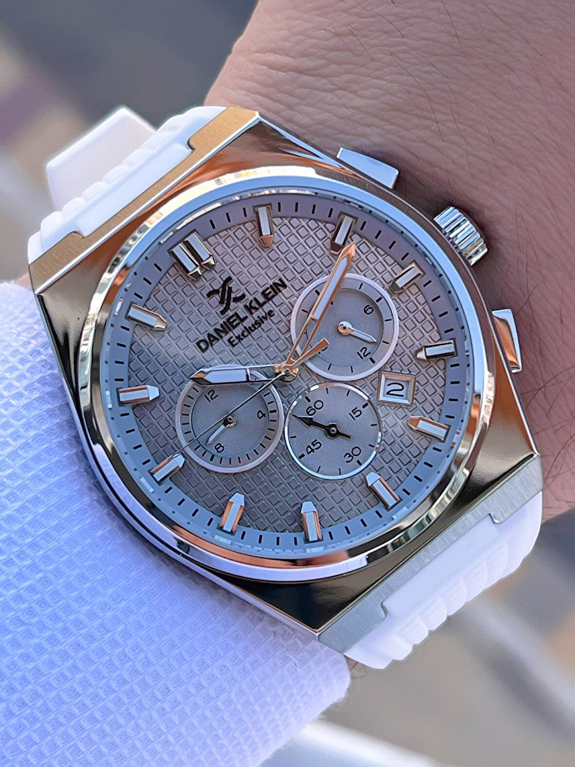 Daniel Klein Silikon Kordon İç Fonksiyonları Aktif 2 Yıl Garantili Erkek Kol Saati FG.DK10676.4