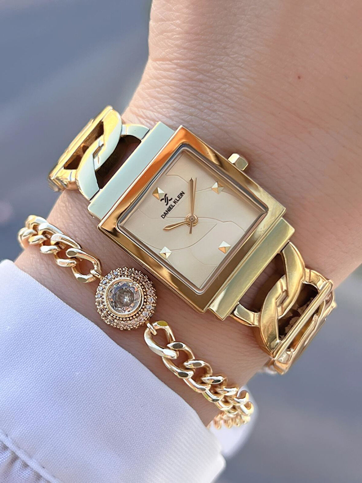 Daniel Klein Çelik Kordon 30 Mt Suya Dayanıklı 2 Yıl Garantili Kadın Kol Saati+Bileklik BYN.13966X4