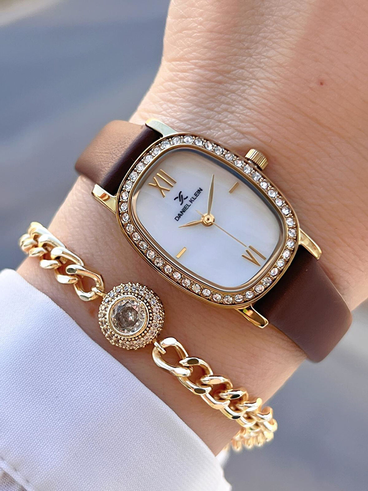 Daniel Klein Deri Kordon 30 Mt Suya Dayanıklı 2 Yıl Garantili Kadın Kol Saati+Bileklik BFG13943.3