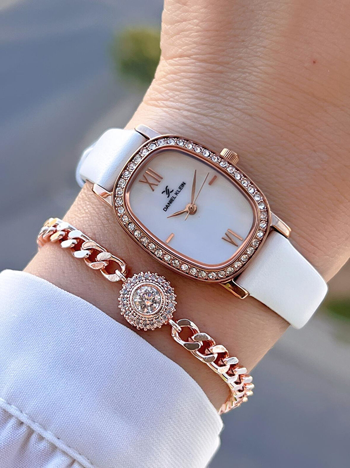 Daniel Klein Deri Kordon 30 Mt Suya Dayanıklı 2 Yıl Garantili Kadın Kol Saati+Bileklik BFG13943.5