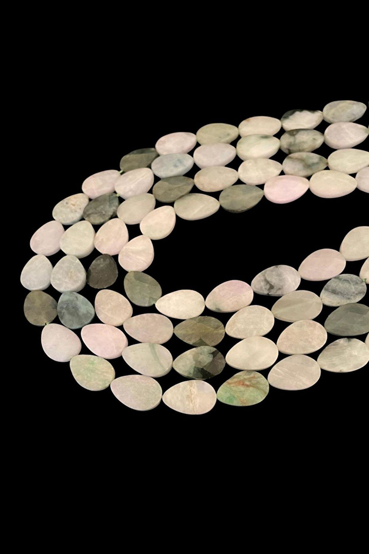 18x13 MM Myanmar Yeşim Taşı Dizi