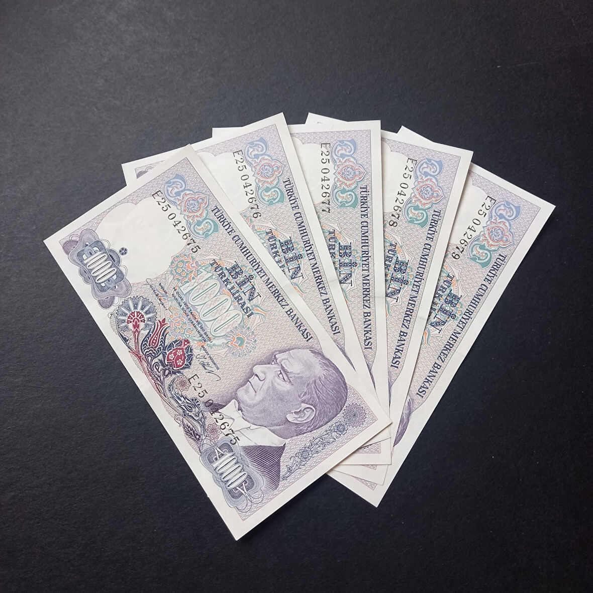 Escoines Koleksiyon 399636712dc2547290 7.Emisyon 1Tertip 1000Türk Lirası Seri takipli ÇİL kağıt para