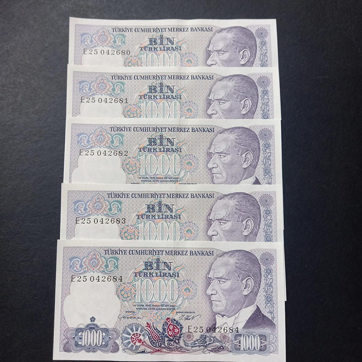 Escoines Koleksiyon 36714040652c96 7.Emisyon 1.Tertip 1000Türk Lira Seri takipli ÇİL eski kağıt para