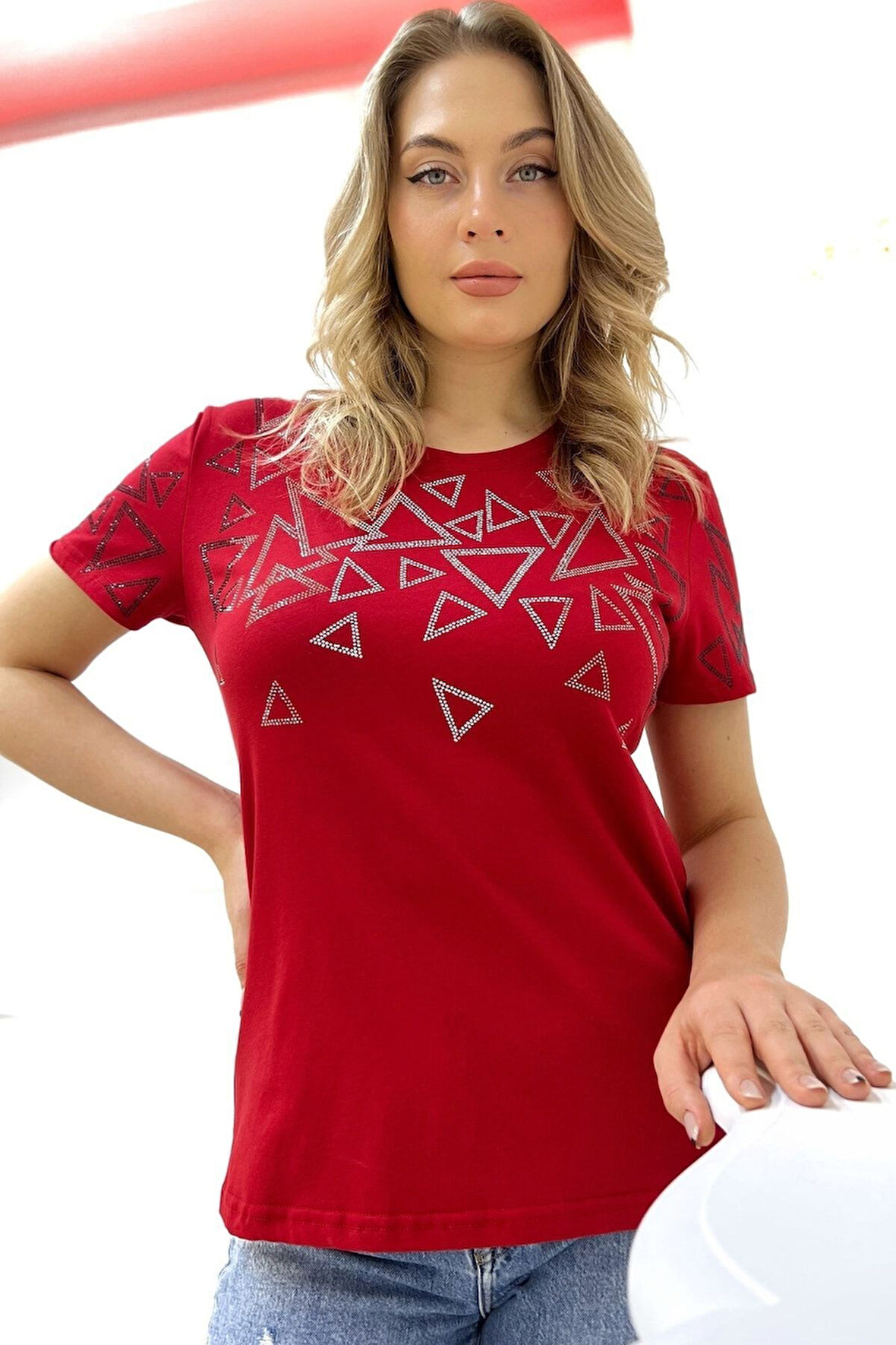 Büyük Beden Bisiklet Yaka Geometrik Desenli Crystal Taşlı Kısa Kol Şık Pamuk Kırmızı Kadın T-shirt