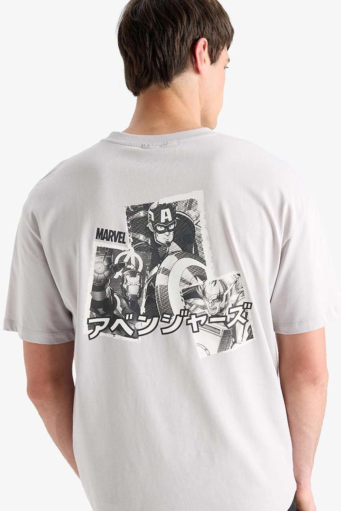 DeFacto %100 Pamuk Marvel Avengers Boxy Fit Bisiklet Yaka Sırt Baskılı Kısa Kollu Tişört E0718AX25SMGR184