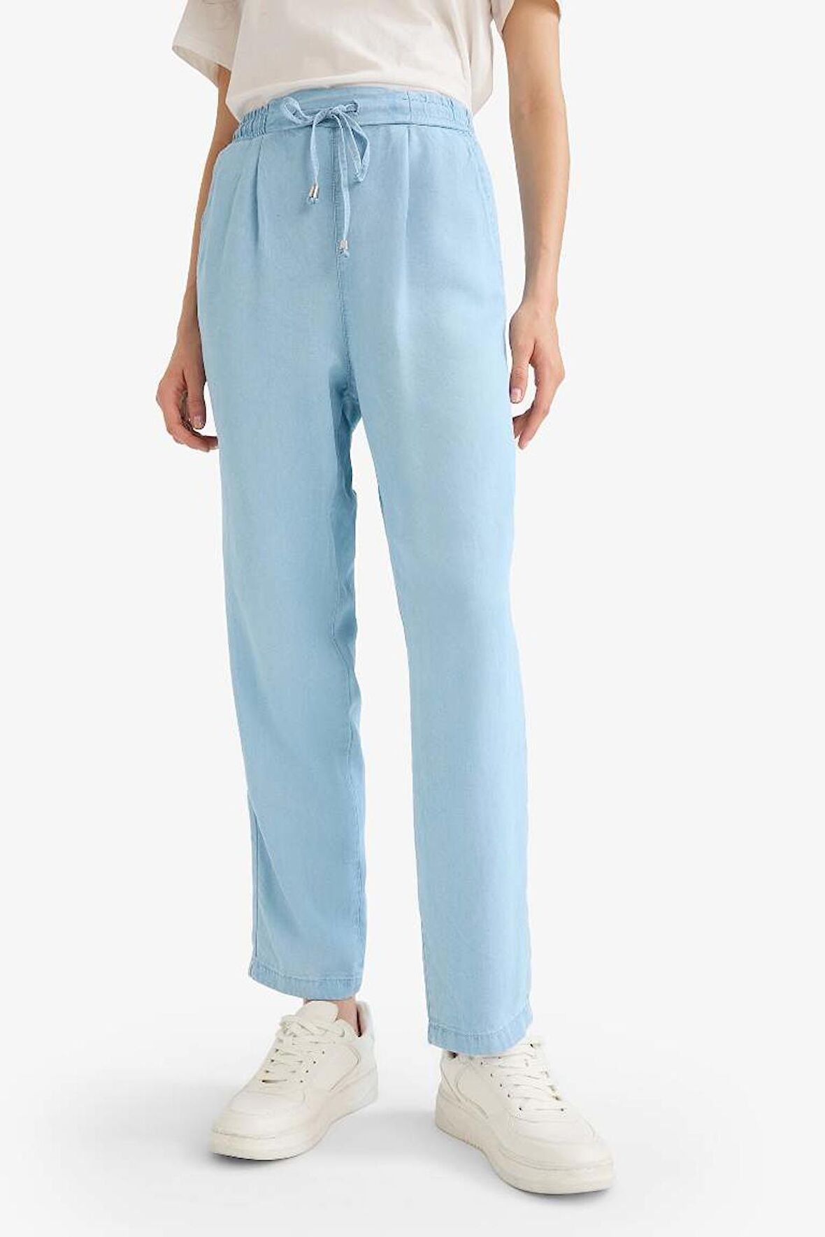 DeFacto Pull On Carrot Fit Yüksek Bel Bilek Boy Tensel Yıkamalı Pantolon D8236AX25SMNM85