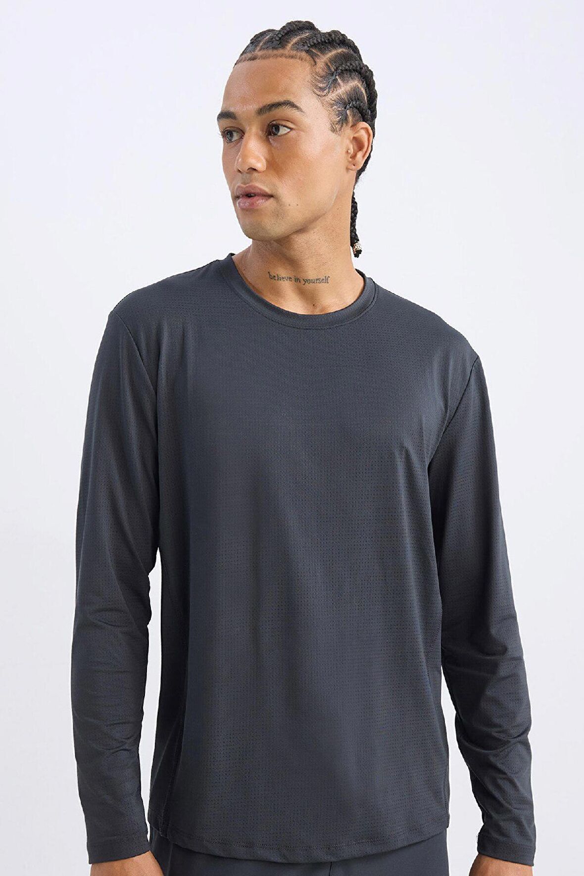 DeFactoFit Standart Fit Bisiklet Yaka Sporcu Uzun Kollu Basic Düz Tişört D1894AX24AUAR231