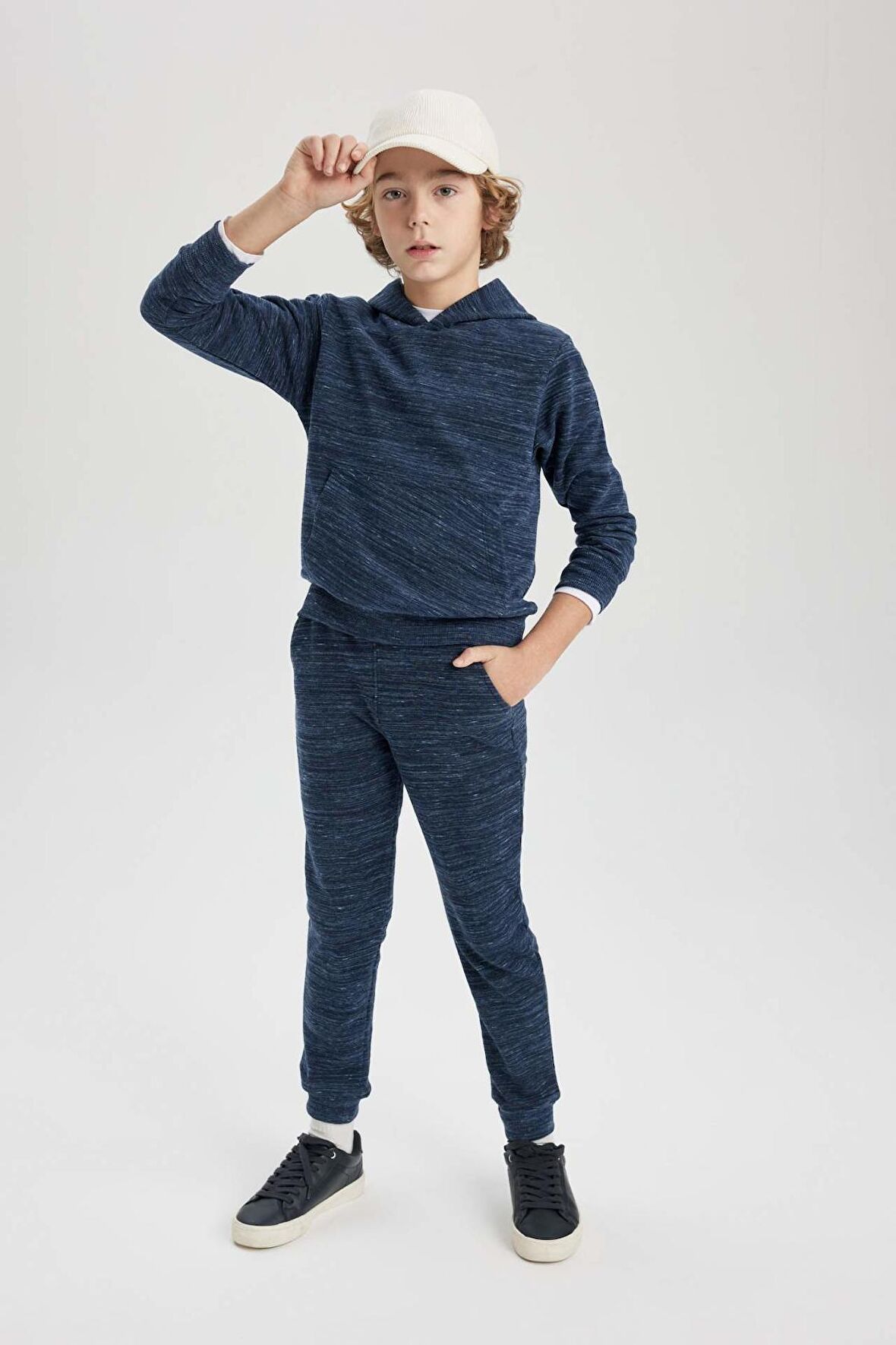 DeFacto Erkek Çocuk Beli Bağcıklı Lastikli Paça Cepli Jogger Eşofman Altı B8915A823CWIN232