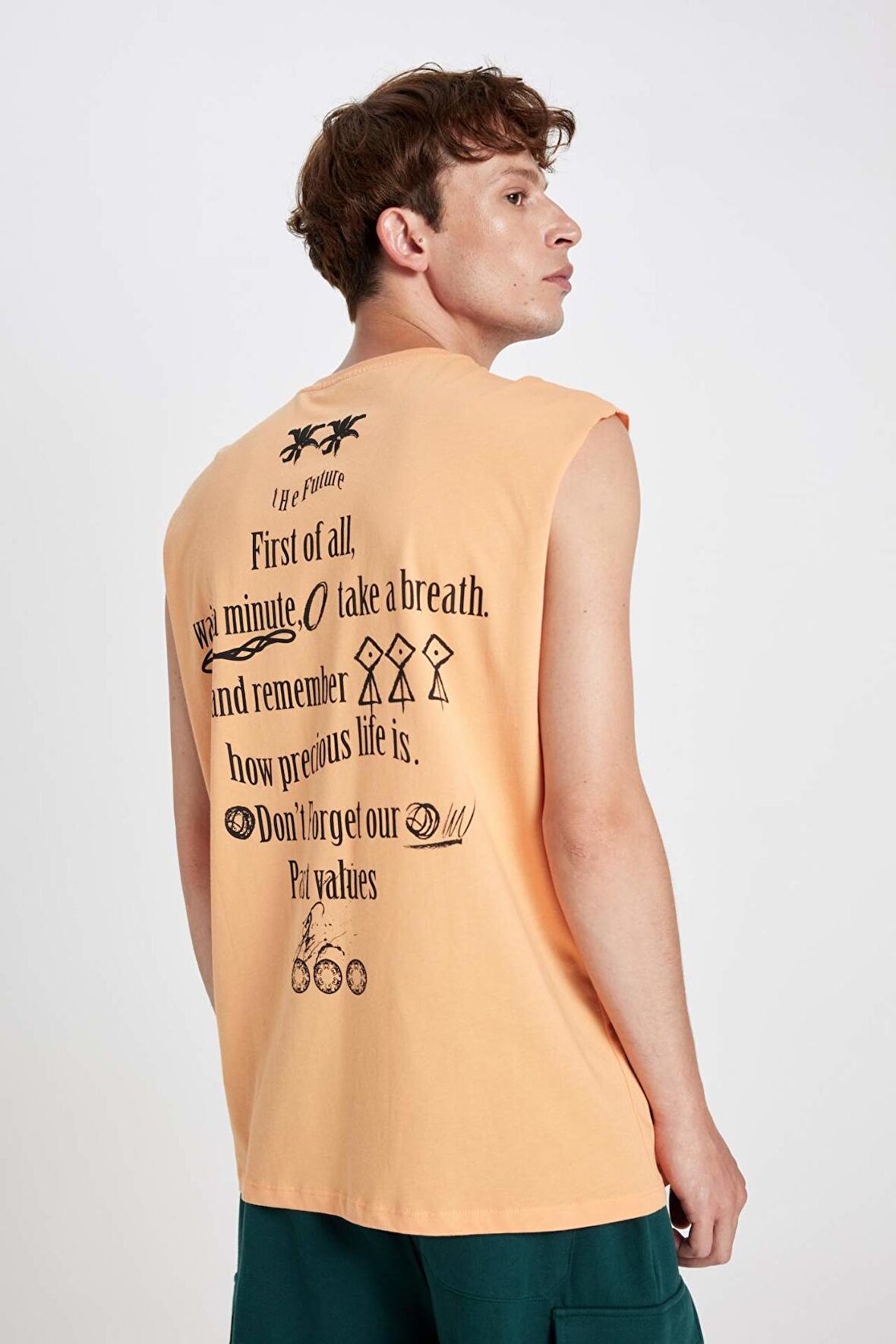 DeFacto %100 Pamuk Boxy Fit Sırt Baskılı Bisiklet Yaka Atlet C5051AX24HSOG299