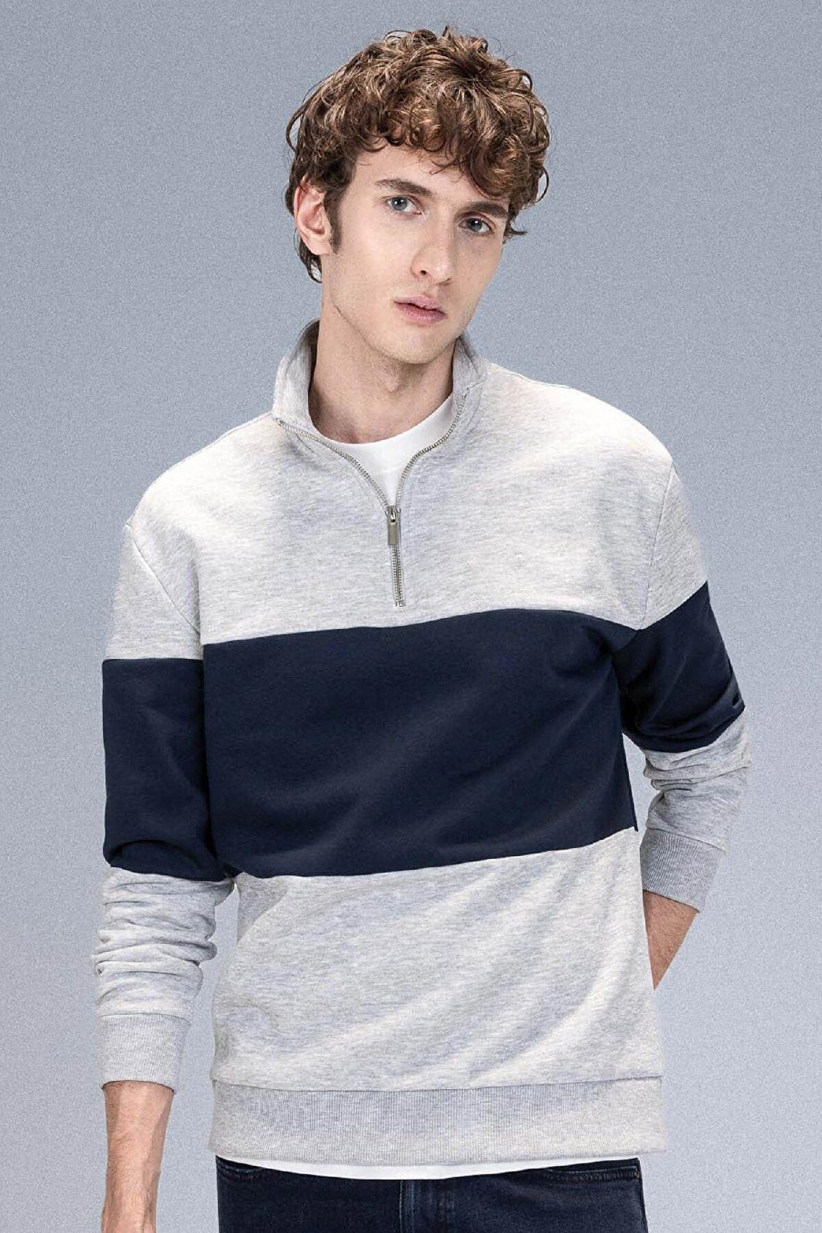 DeFacto Comfort Regular Fit Rahat Kalıp Dik Yaka Fermuarlı Çizgili Kalın Sweatshirt D2401AX24AUGR389