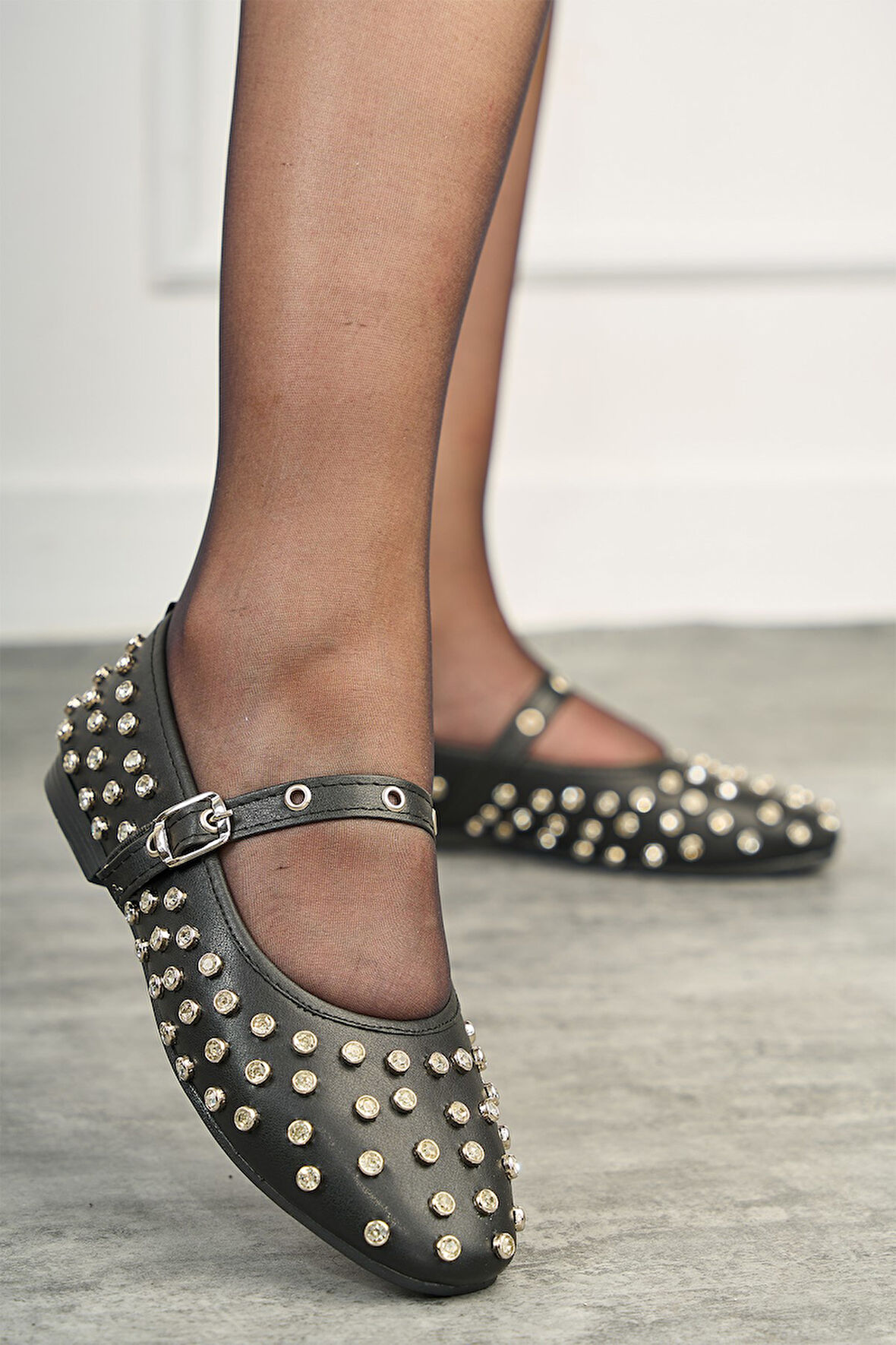 Günlük Kadın Siyah Babet Gümüş Taşlı Bantlı Tokalı Alçak Topuklu Yumuşak Rahat Ayakkabı 400