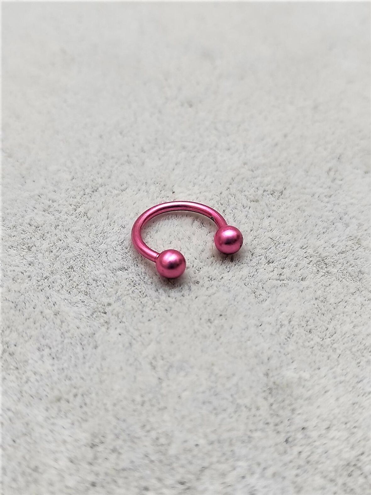 316L CERRAHİ ÇELİK PİERCİNG 8 MM KIRMIZI KAPLAMA DİŞ,DUDAK,KIKIRDAK,TRAGUS,KAŞ,KULAK SMİLEY PİERCİNG