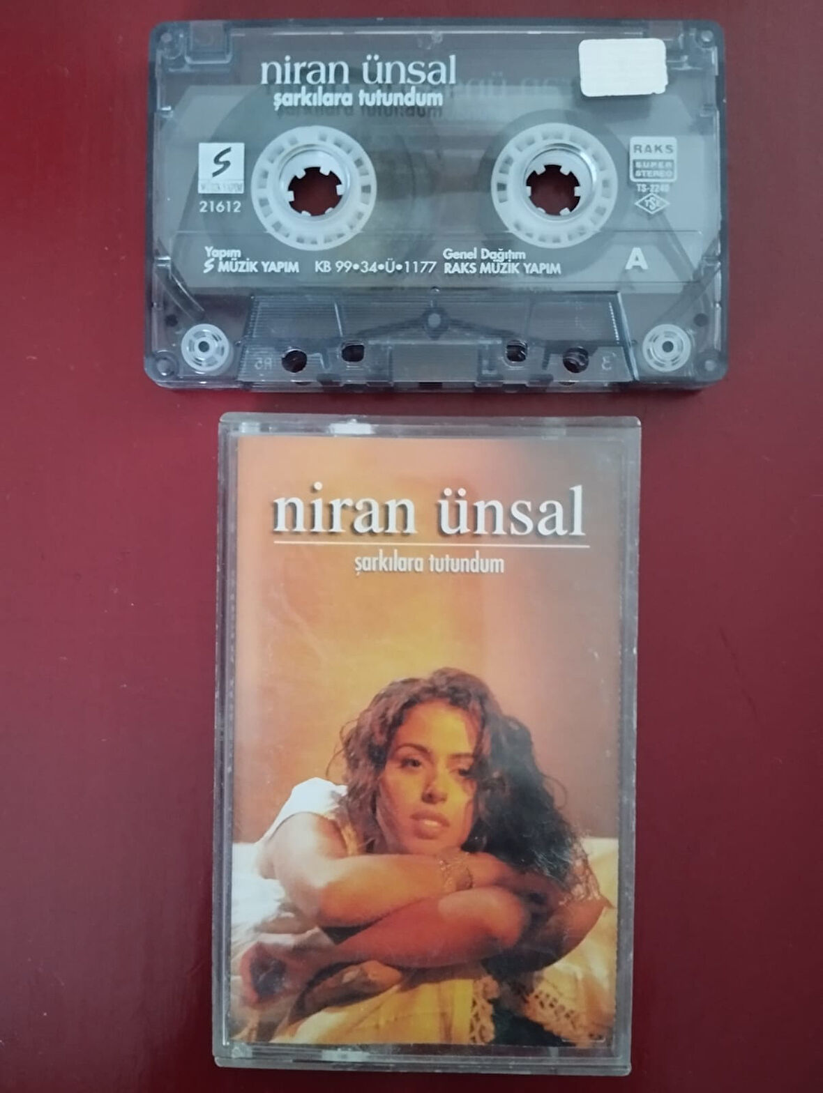 Niran Ünsal – Şarkılara Tutundum - 1999 Türkiye Basım 2. El Kaset Albüm