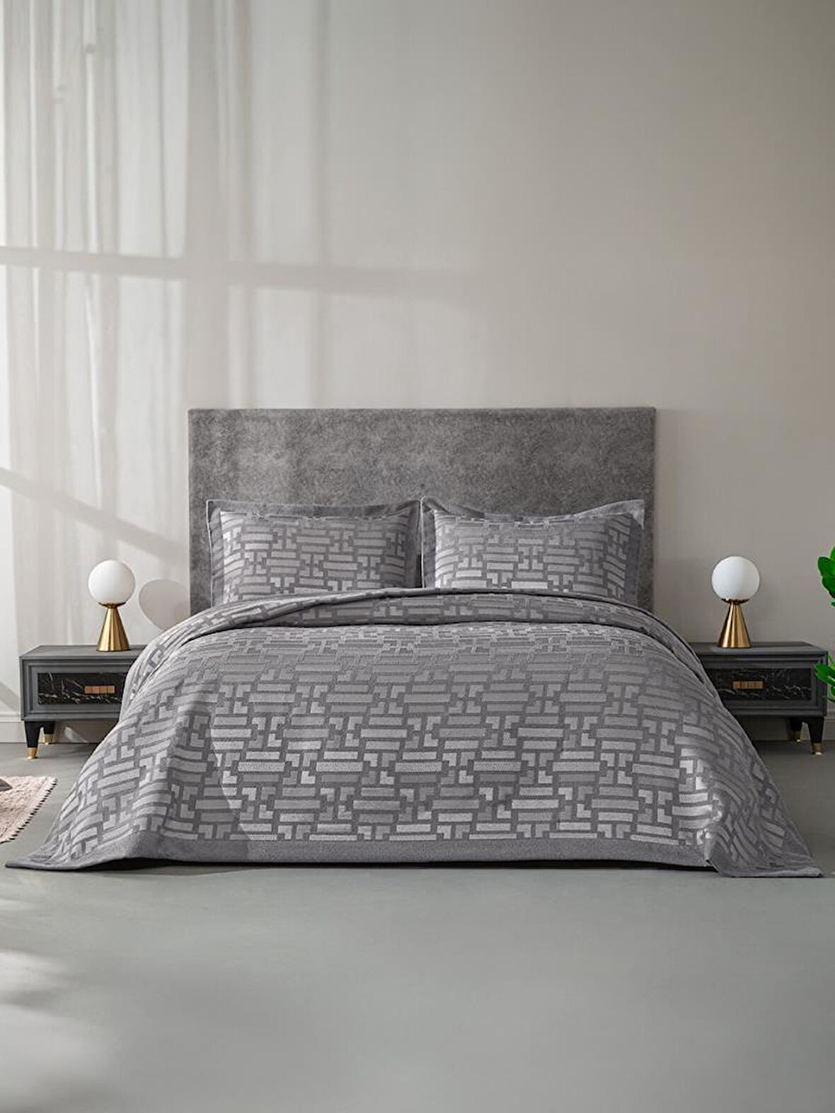 Zarif Jakarlı Yatak Örtüsü Alves