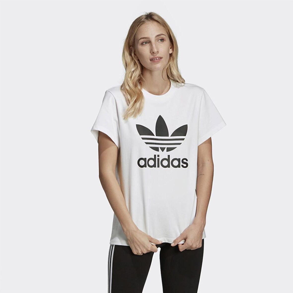 Dx2322 Adidas Boyfriend Bol Kesim Kalın Pamuklu Kadın Tişört